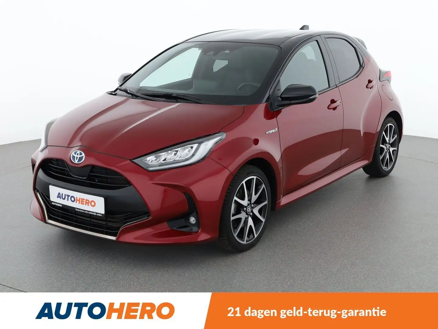 Toyota Yaris 1.5 Hybrid Style Red - 1