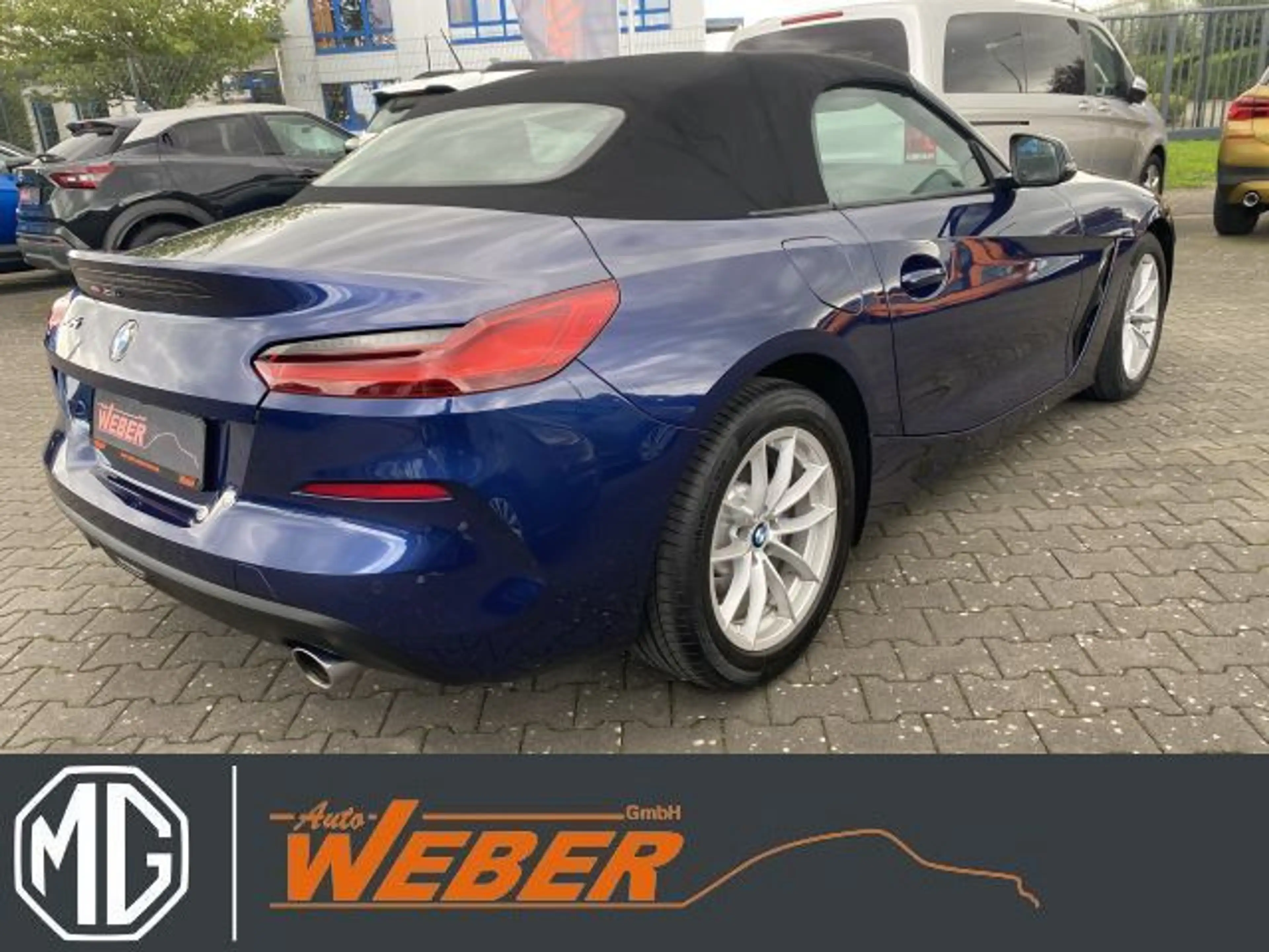 BMW Z4 Roadster sDrive 20 i Advantage G29 — photo 11