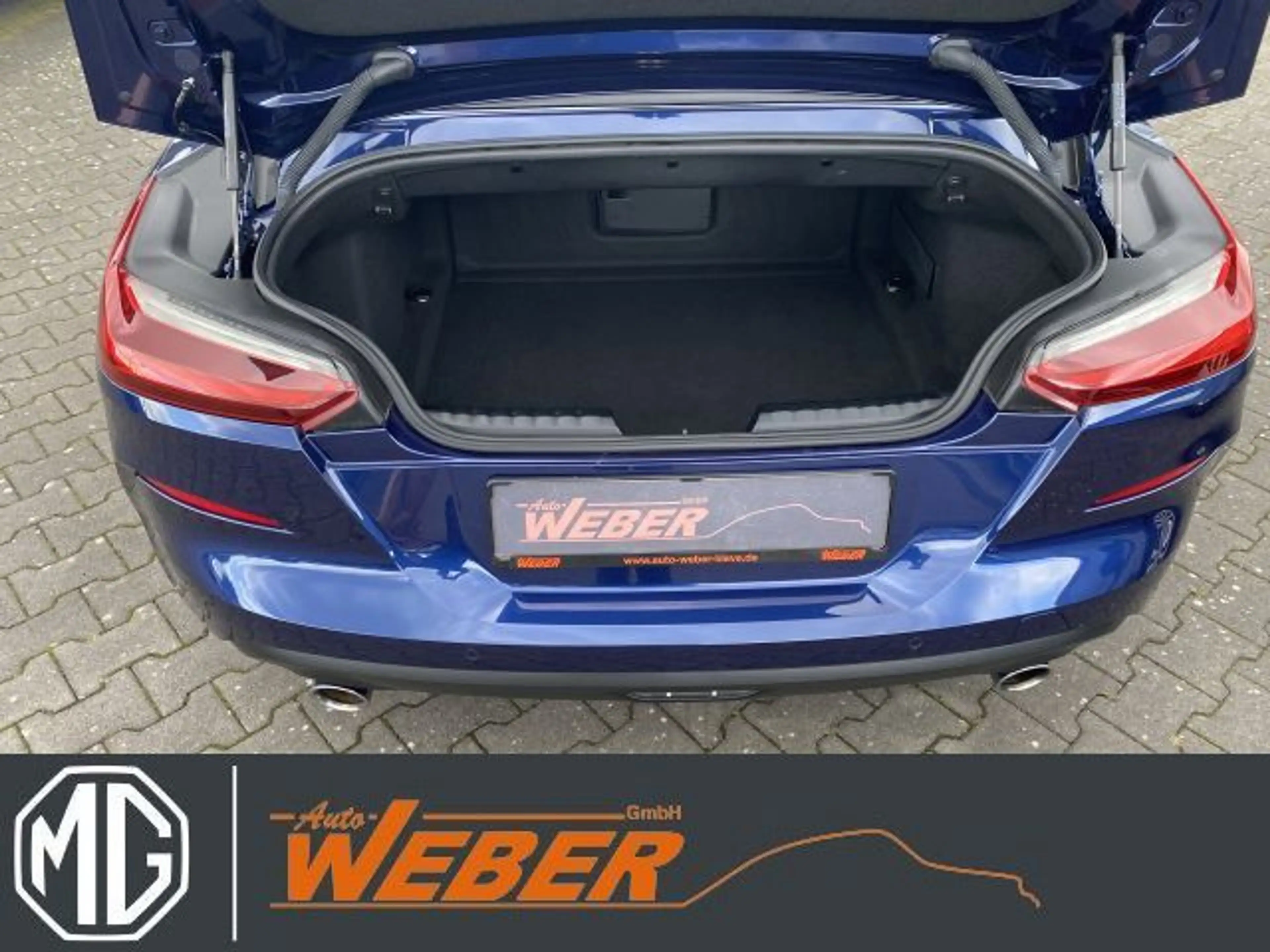 BMW Z4 Roadster sDrive 20 i Advantage G29 — photo 15