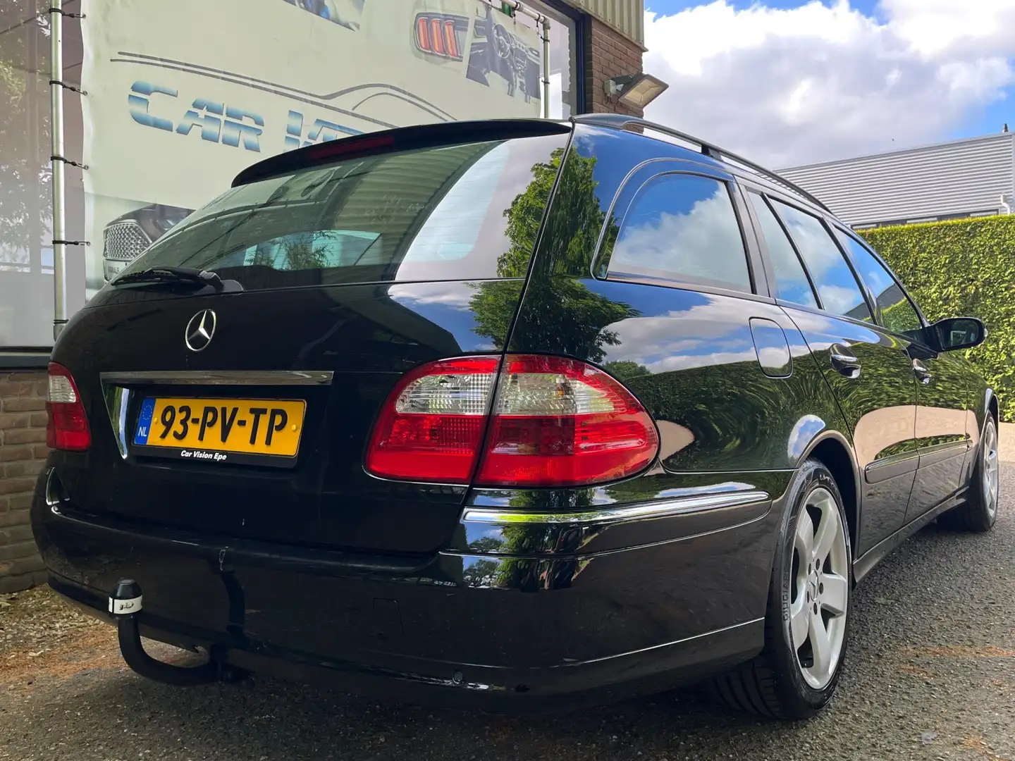 Mercedes-Benz E 240 Combi Avantgarde|Trekhaak|Automaat|Clima| Negro - 2