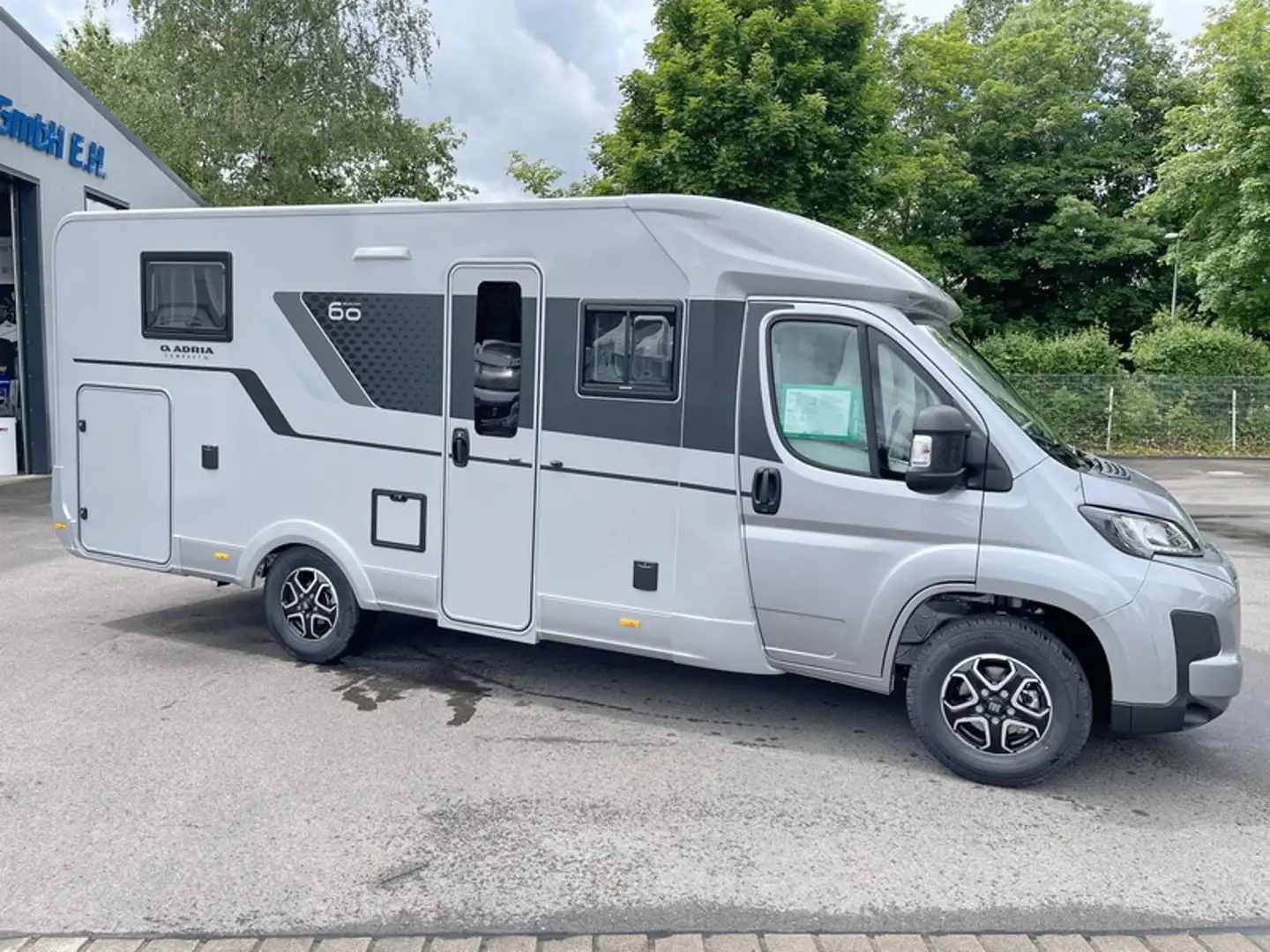 Adria Compact DL 60Y Sondermodell 60Y Silber - 1