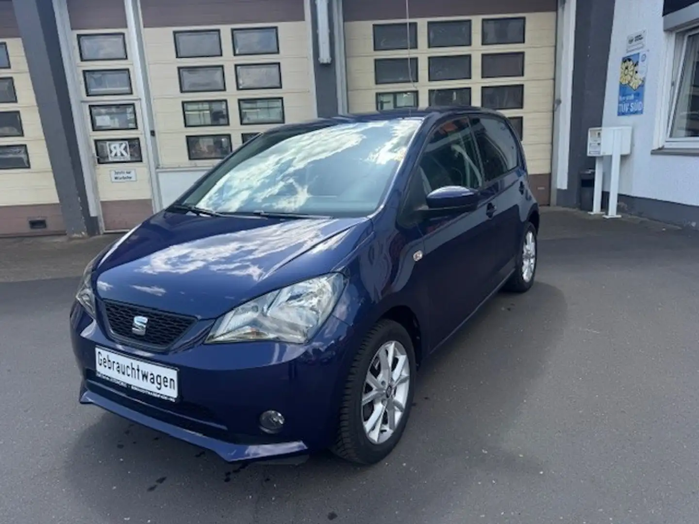 SEAT Mii 1,0 Chic Klima Alu SHZ PDC Tempomat Bluetooth Modrá - 2