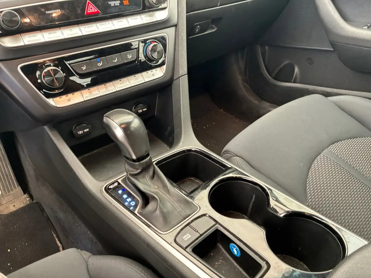 Hyundai SONATA снимка Hyundai SONATA