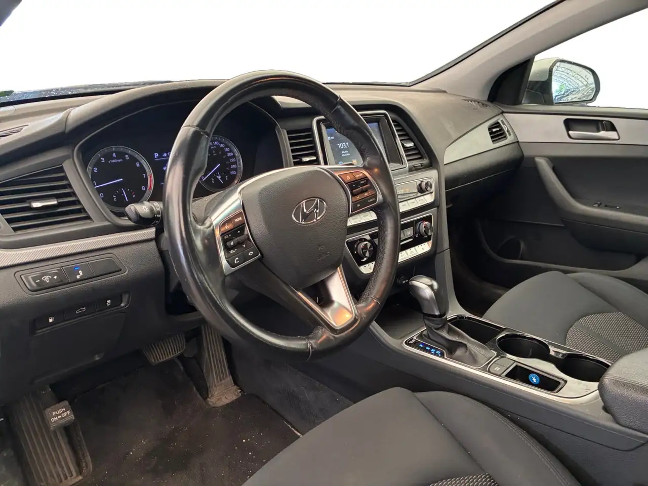 Hyundai SONATA снимка Hyundai SONATA
