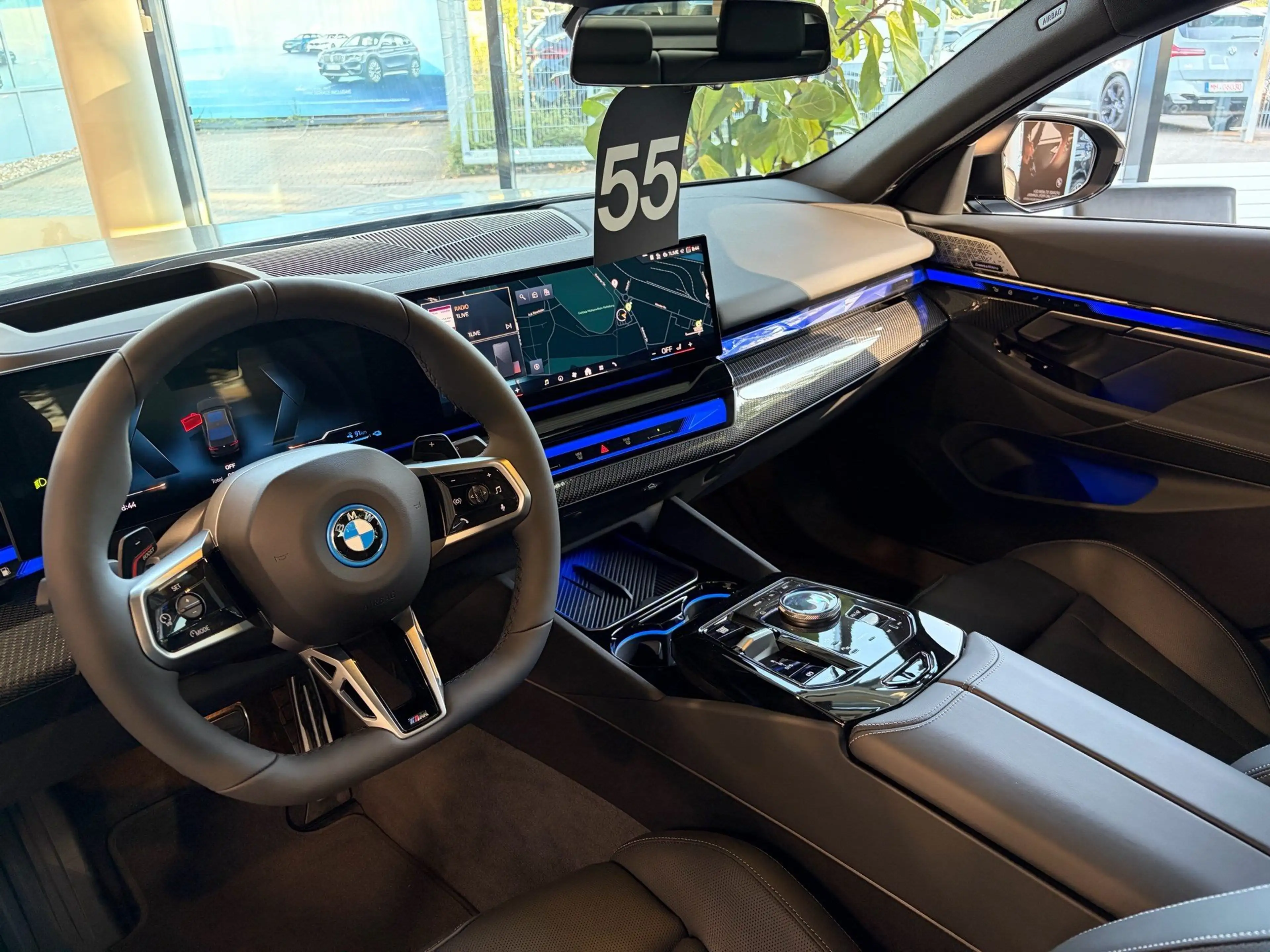 BMW 550 e xDrive M SportPro 21"B&W AHK Pano 360° DrivingPr — photo 4