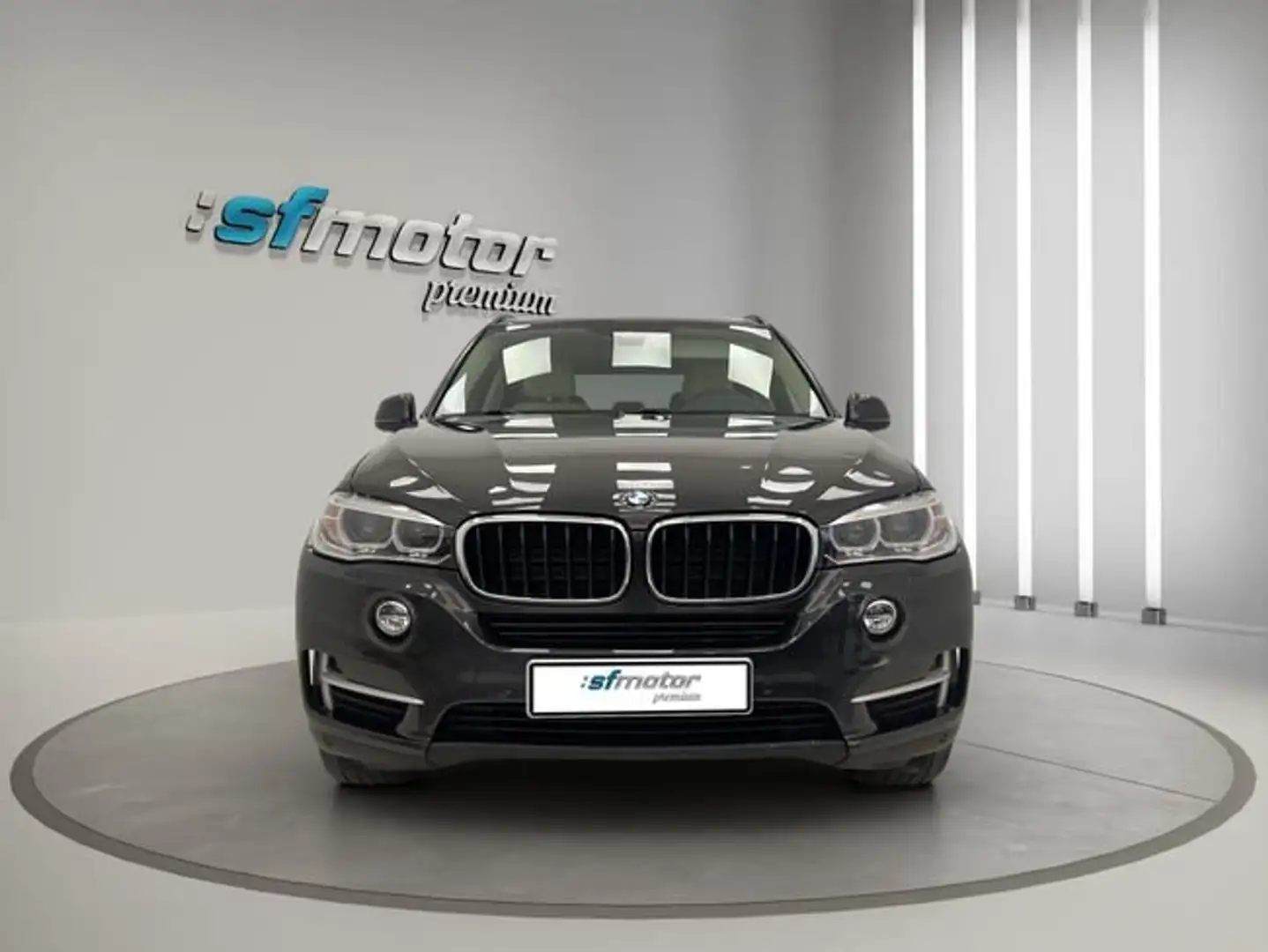 BMW X5 xDrive 25dA Schwarz - 2