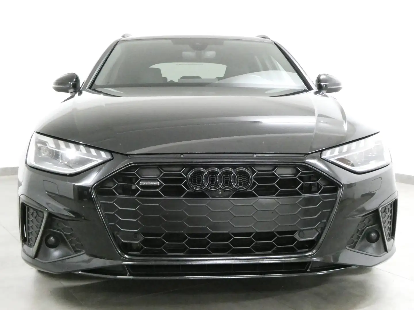 Audi A4 40 quattro "S-Line competition plus" Optikpaket S-Sportsitze Matrix Navi virtual B&O DAB 360°Kamera elektr.-H 19" Schwarz - 2