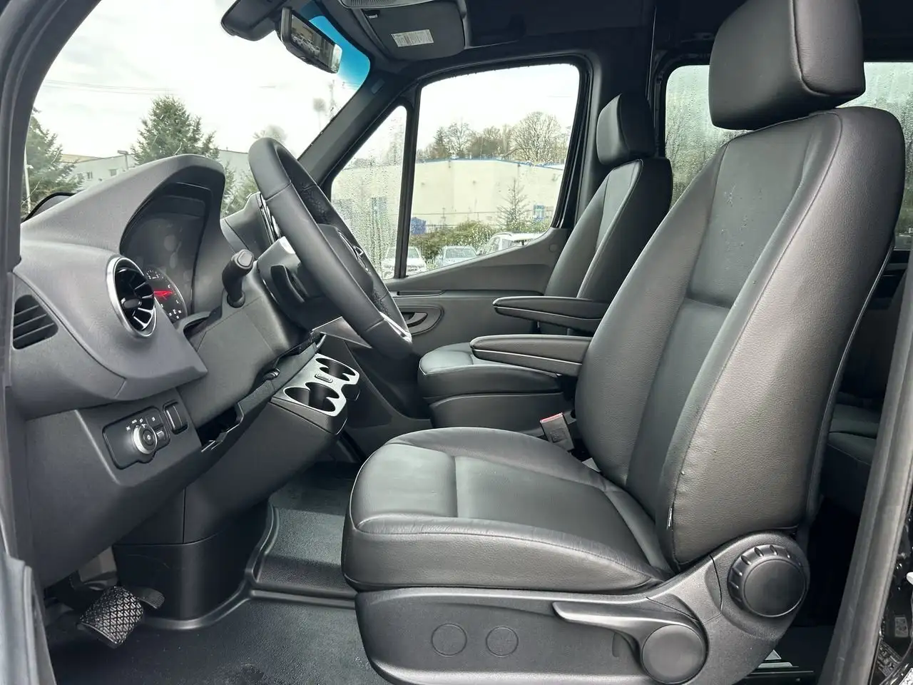 Mercedes-Benz Sprinter снимка Mercedes-Benz Sprinter
