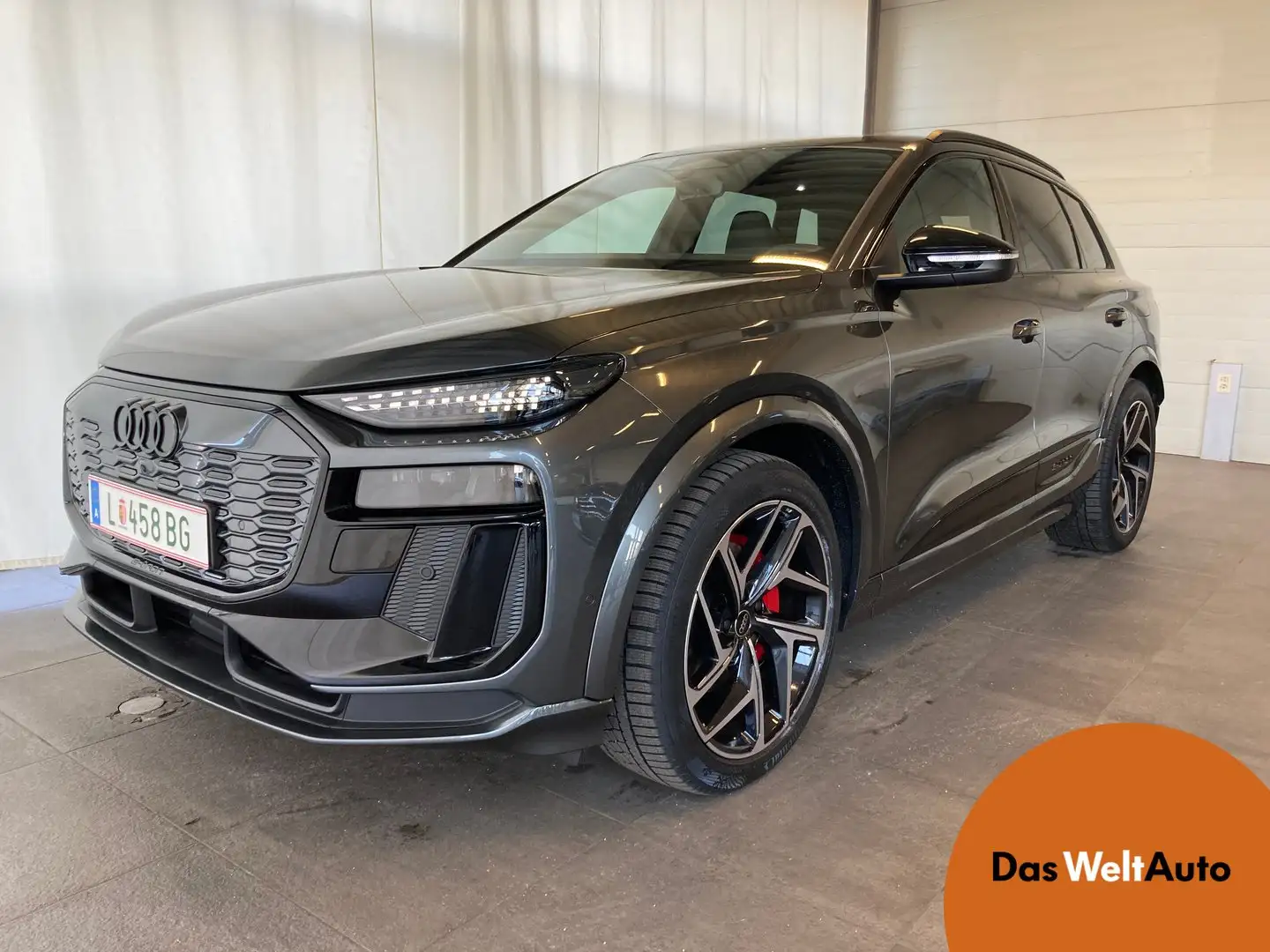 Audi Q6 e-tron quattro Grau - 1