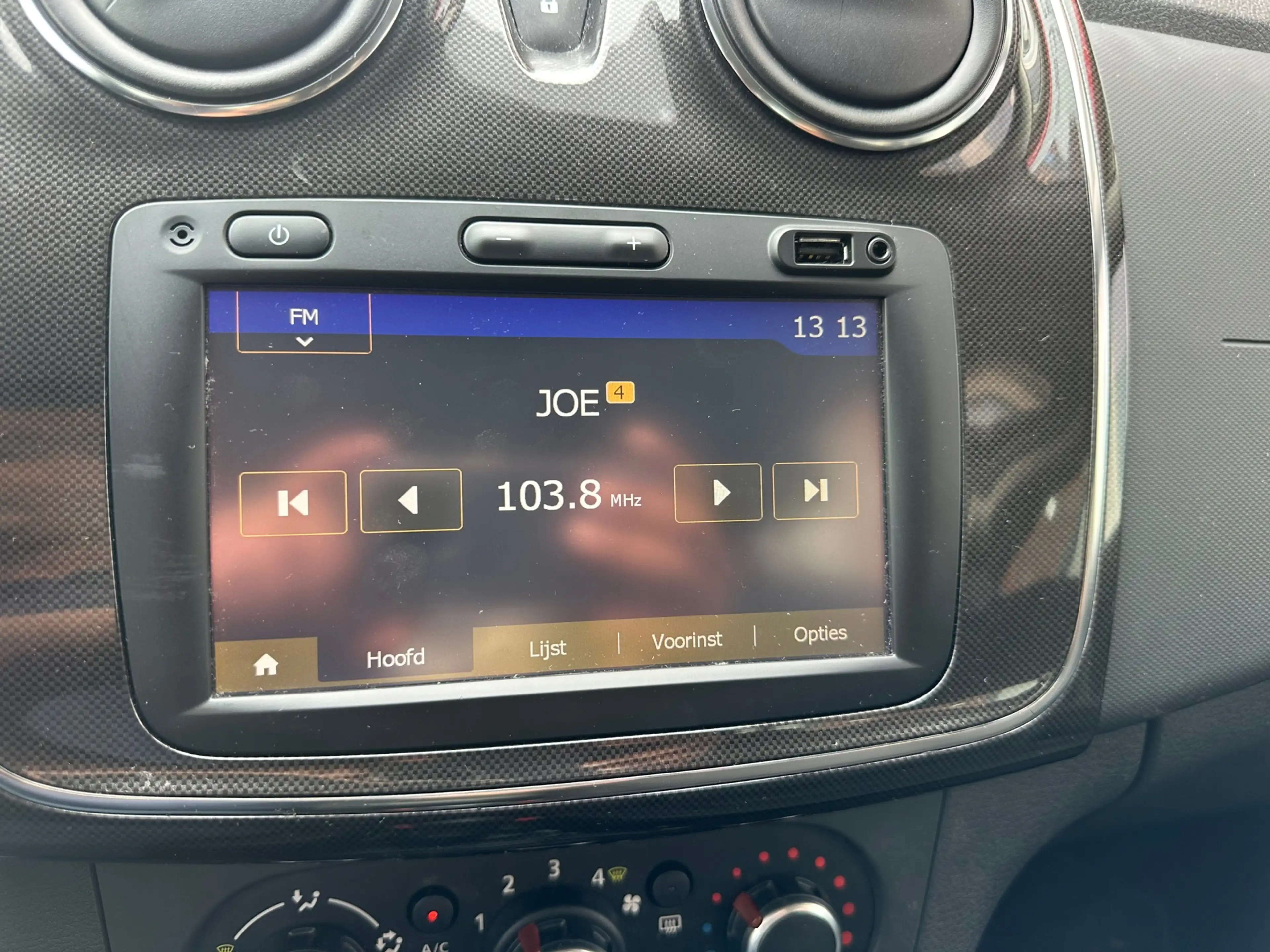 Dacia Logan MCV 0.9 TCe Laureate / Airco / Navi / PDC / Cruise — photo 10