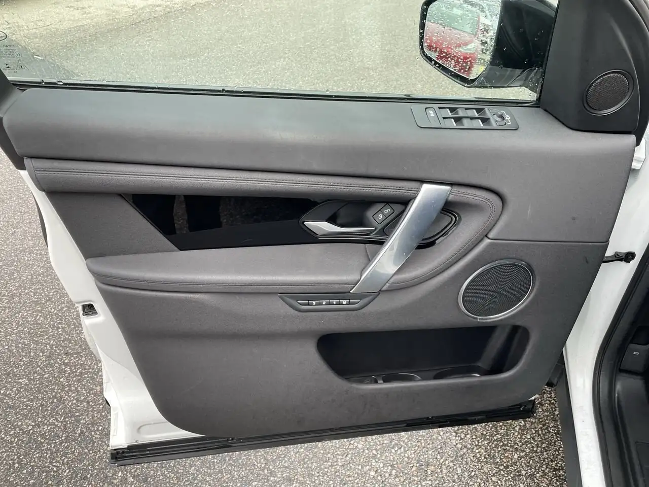 Land Rover Discovery Sport снимка Land Rover Discovery Sport