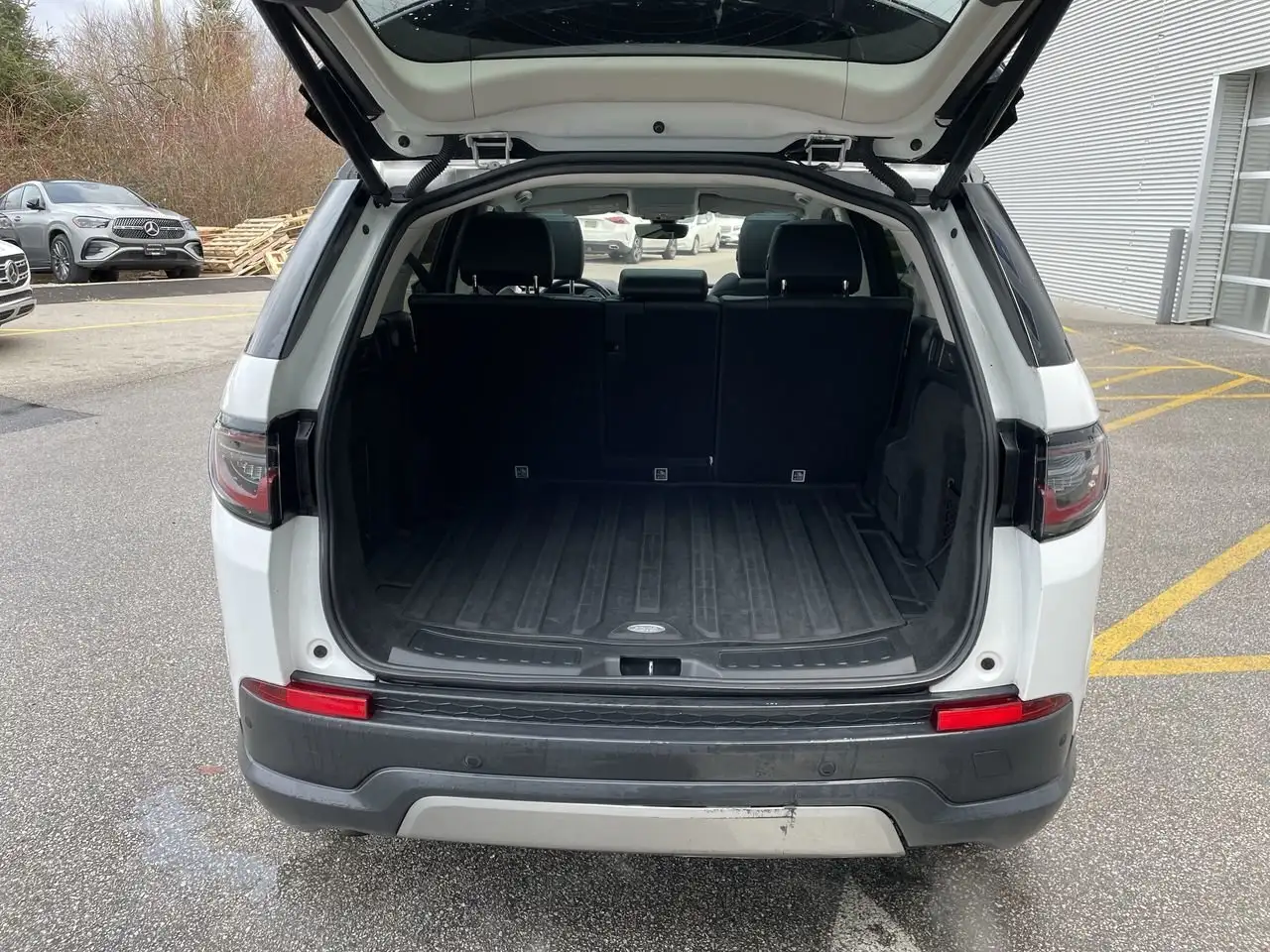 Land Rover Discovery Sport снимка Land Rover Discovery Sport