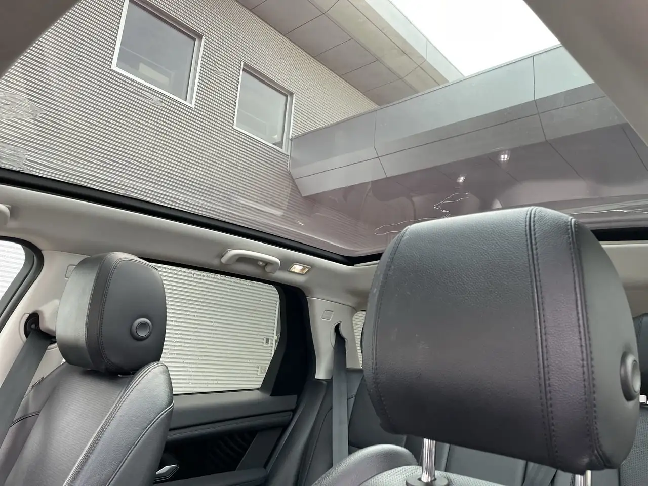 Land Rover Discovery Sport снимка Land Rover Discovery Sport