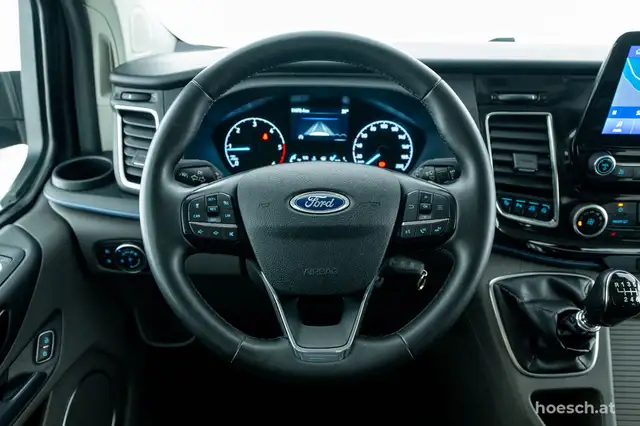 Ford Tourneo Custom view 6