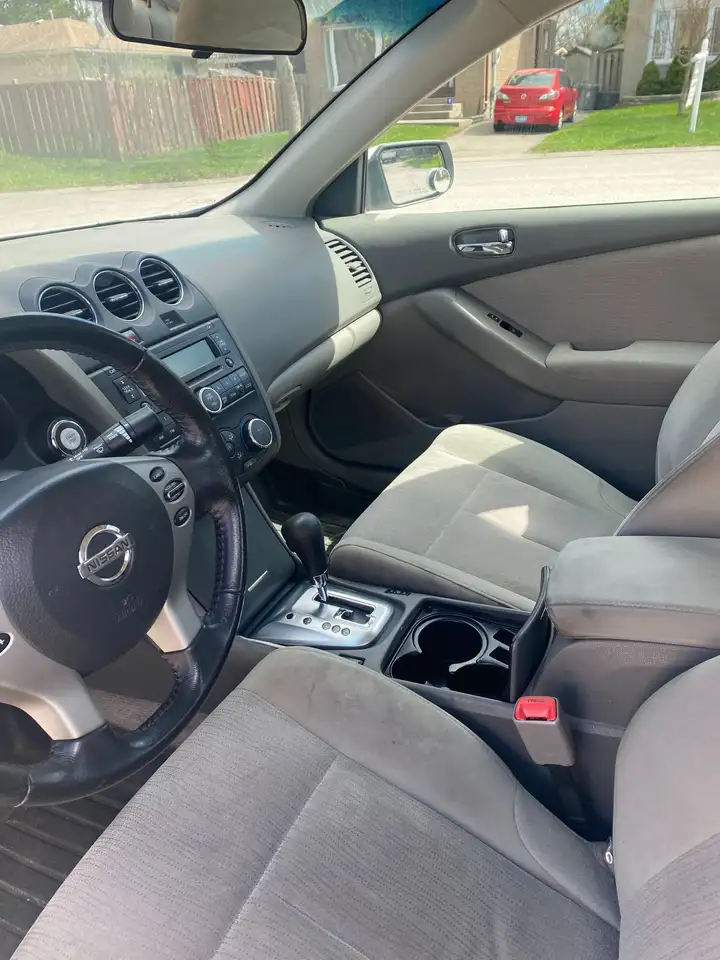 Nissan Altima снимка Nissan Altima