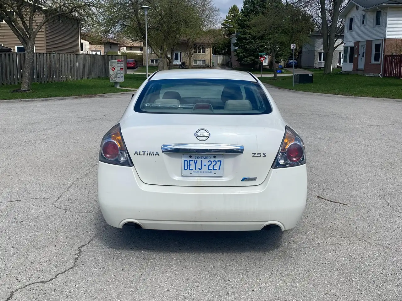 Nissan Altima снимка Nissan Altima