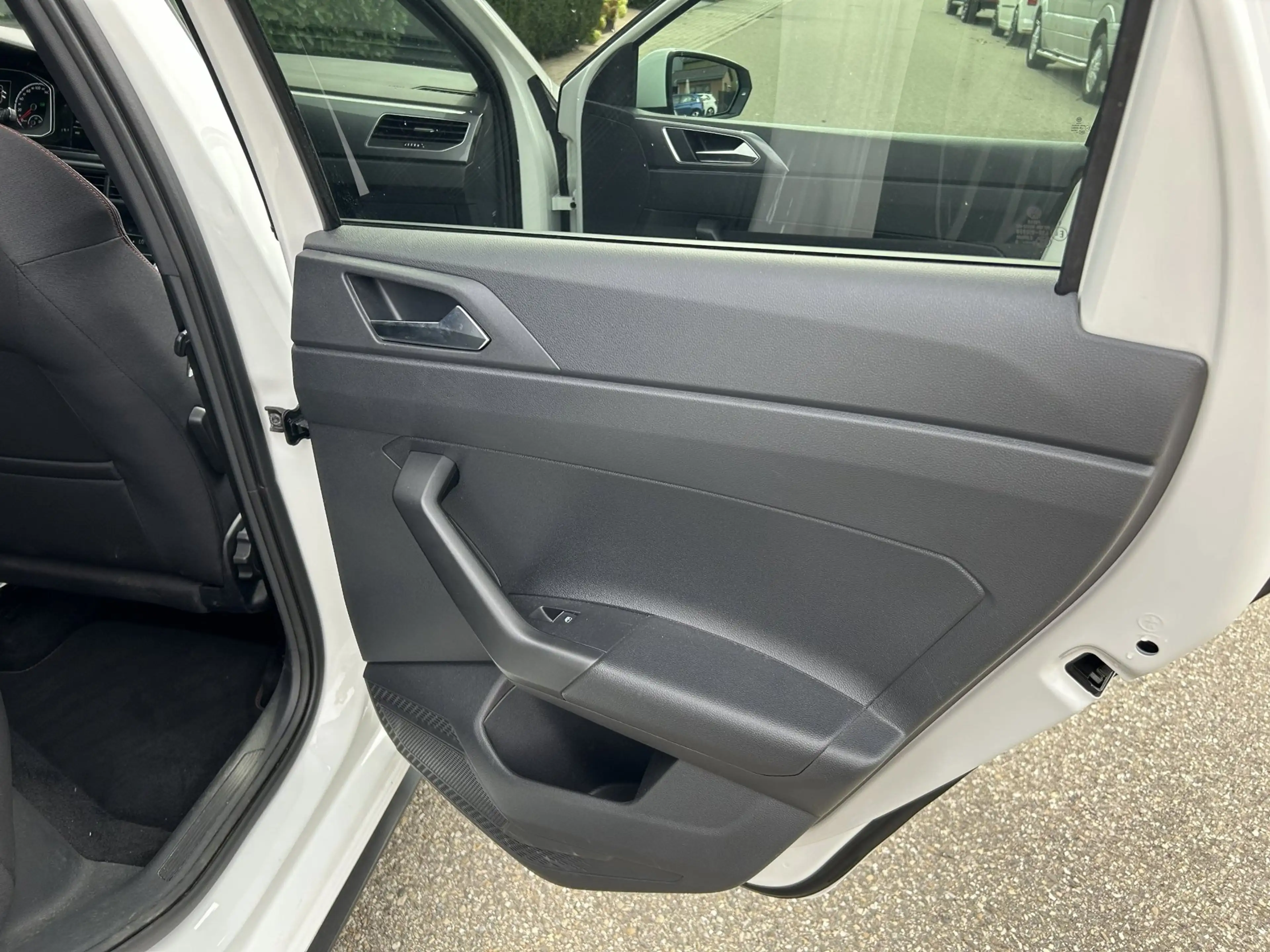 Volkswagen Polo GTI 2.0 TSI — photo 12