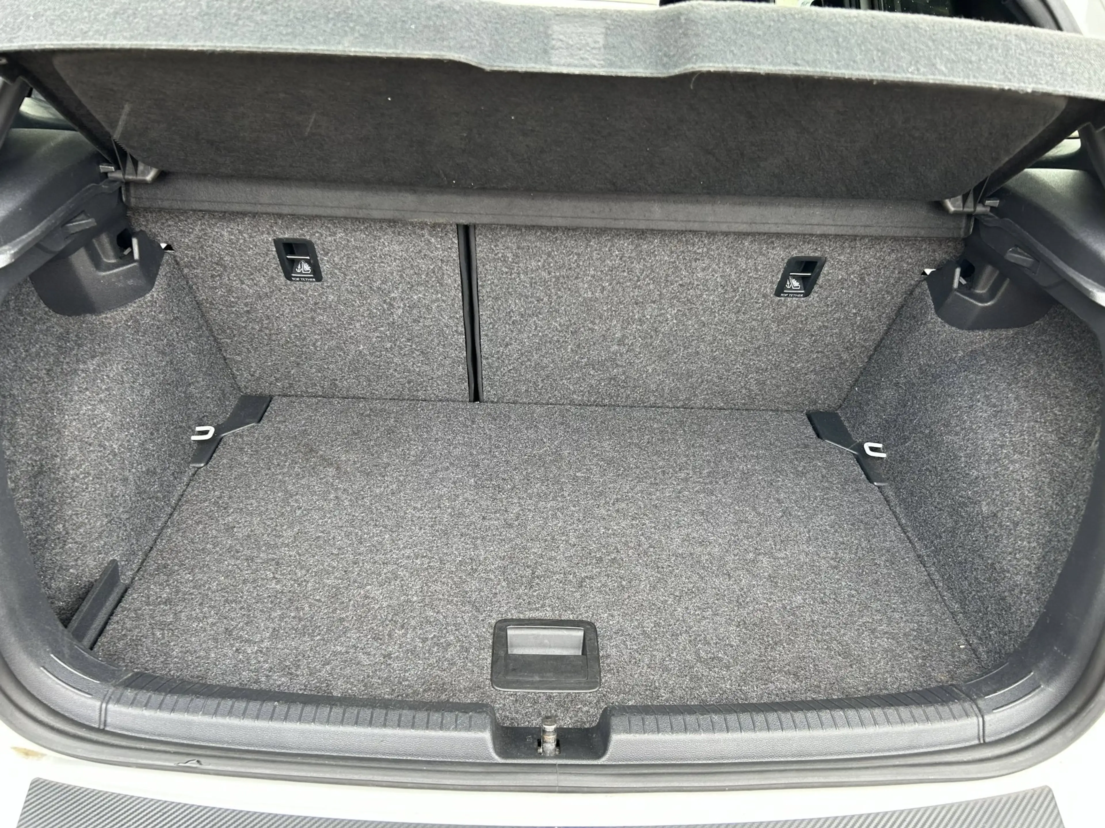 Volkswagen Polo GTI 2.0 TSI — photo 11