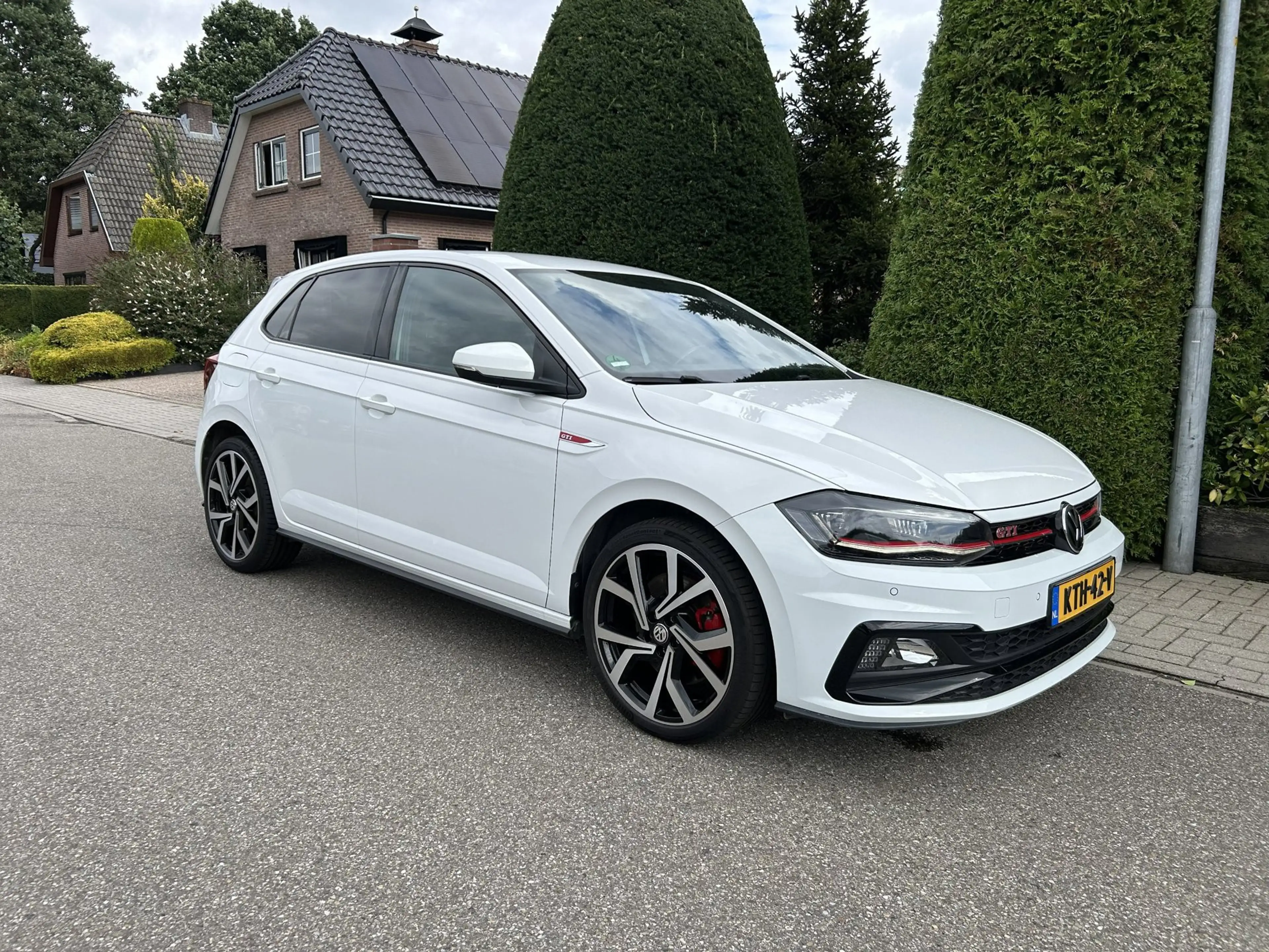 Volkswagen Polo GTI 2.0 TSI — photo 8
