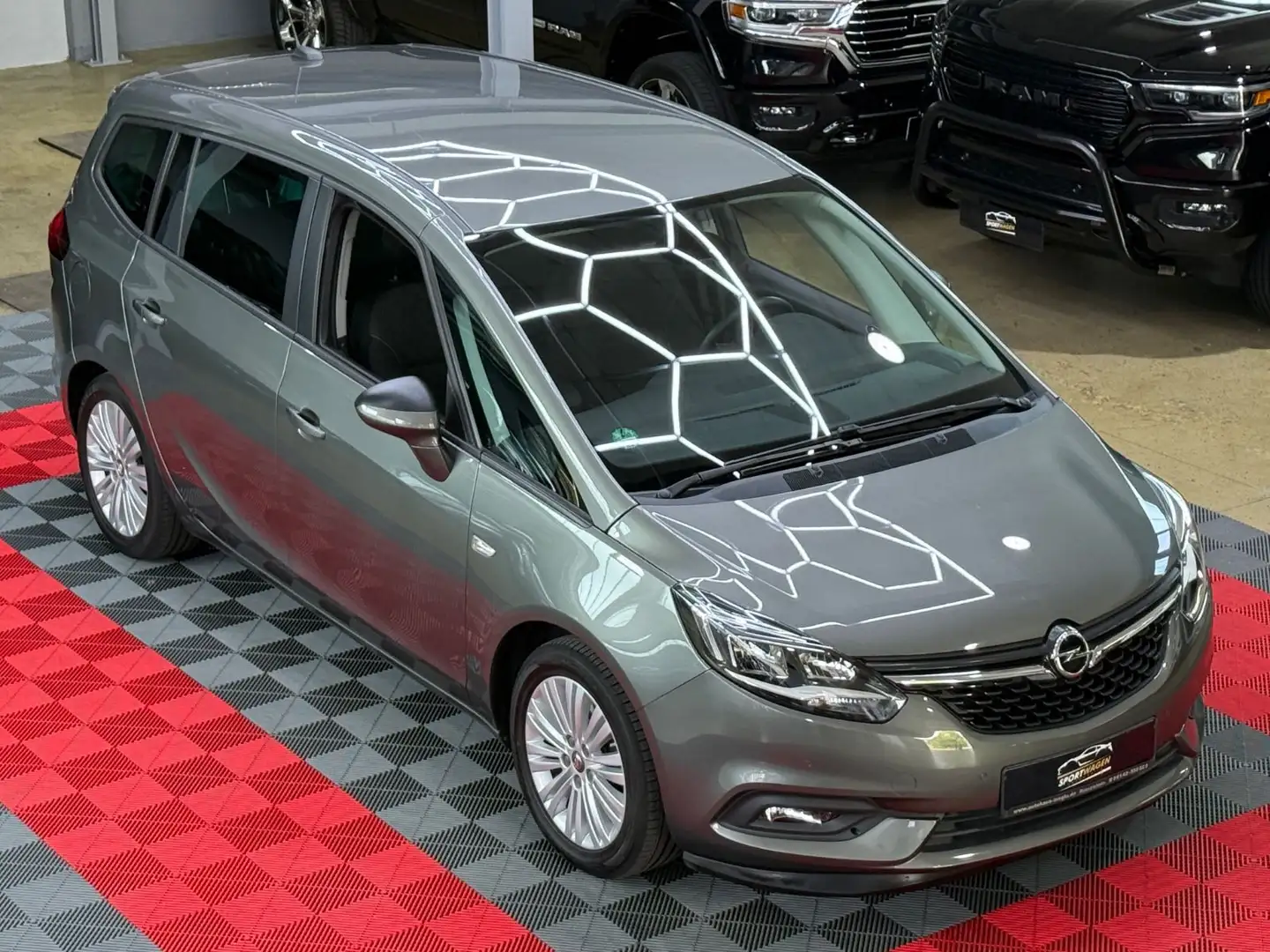 Opel Zafira Tourer Zafira 7-Sitzer Navi Kamera Klima Tempomat 17Zol Gris - 1