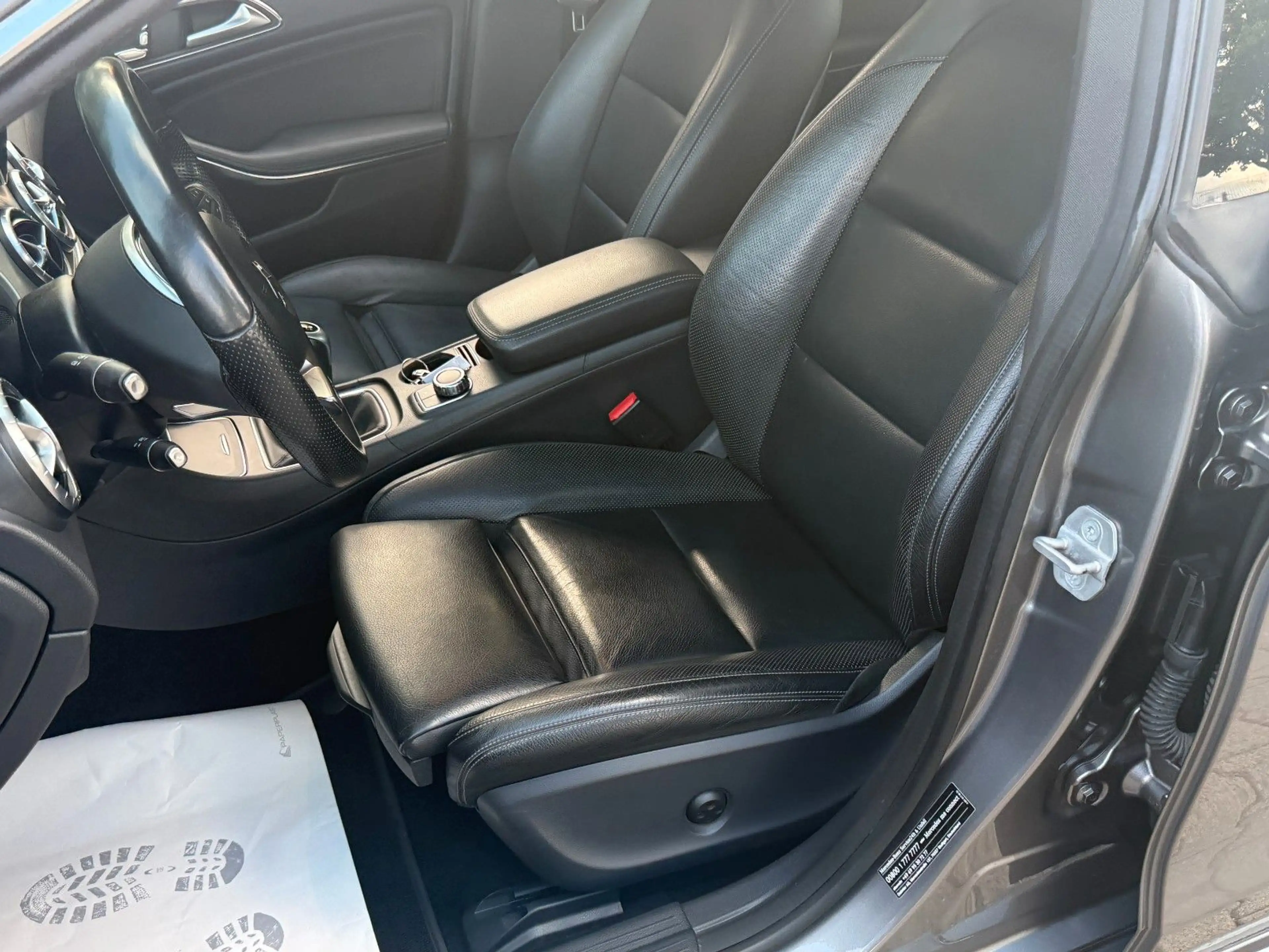 Mercedes-Benz CLA 200 CLA 200*AMG*-SPORT-PAKET*LEDER*NAVI*LED* — photo 15