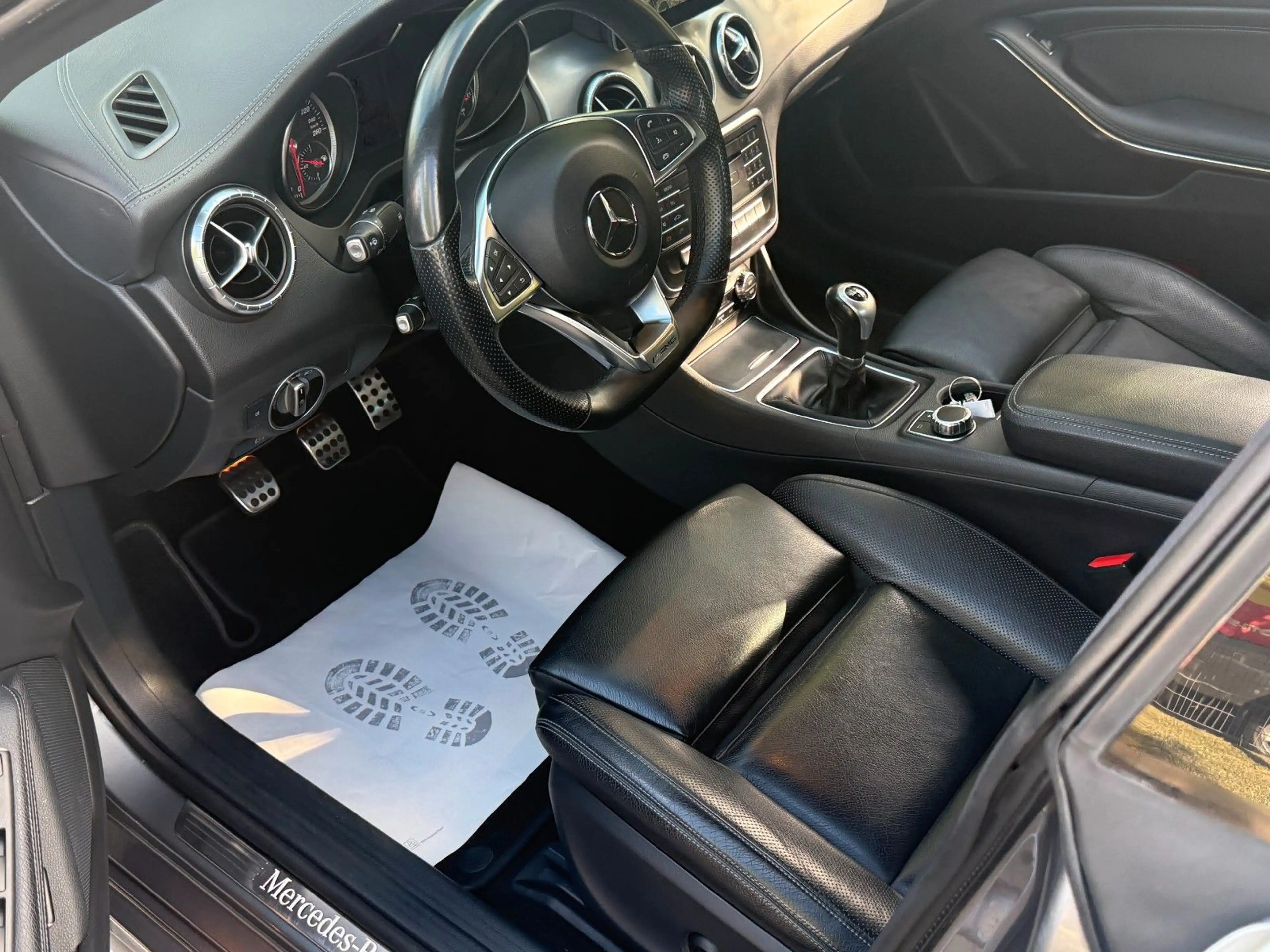Mercedes-Benz CLA 200 CLA 200*AMG*-SPORT-PAKET*LEDER*NAVI*LED* — photo 14