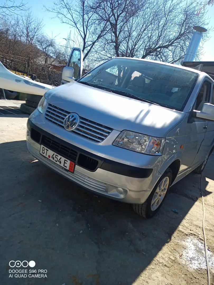 Volkswagen T5 Transporter - 1