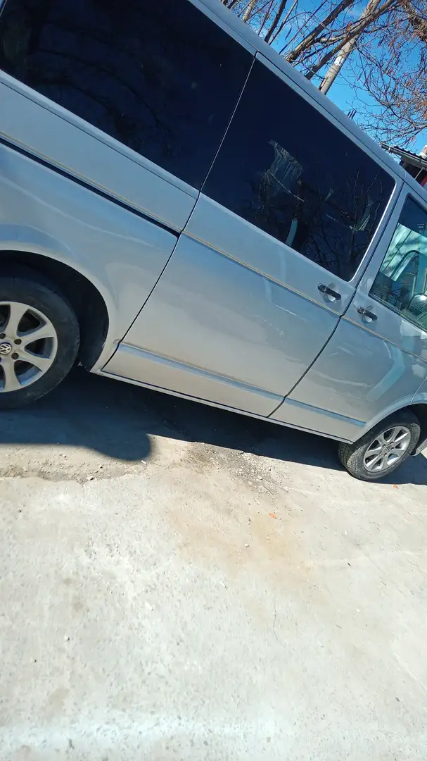 Volkswagen T5 Transporter - 2