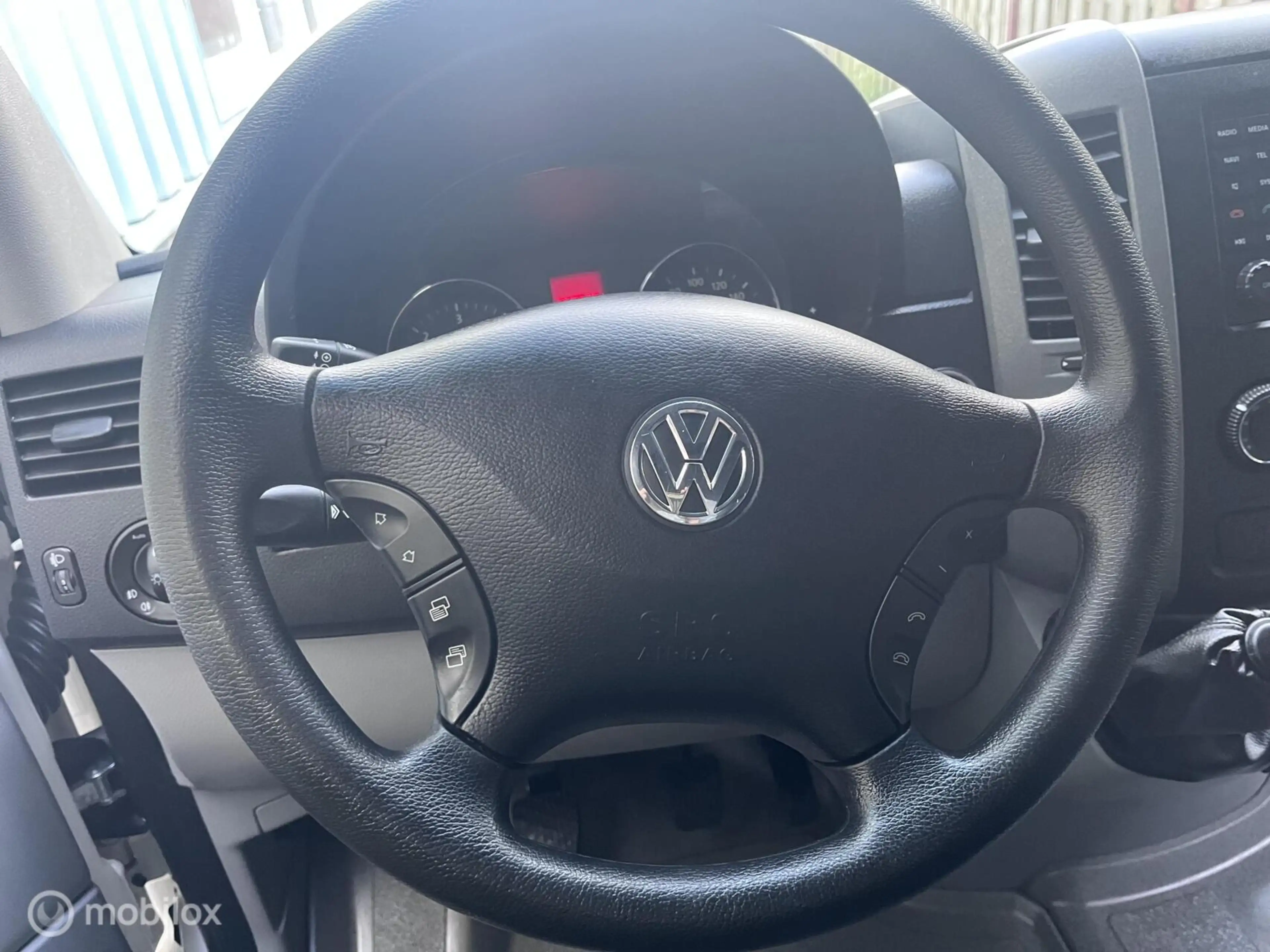 Volkswagen Crafter 35 2.0 TDI Maxi XXL — photo 8