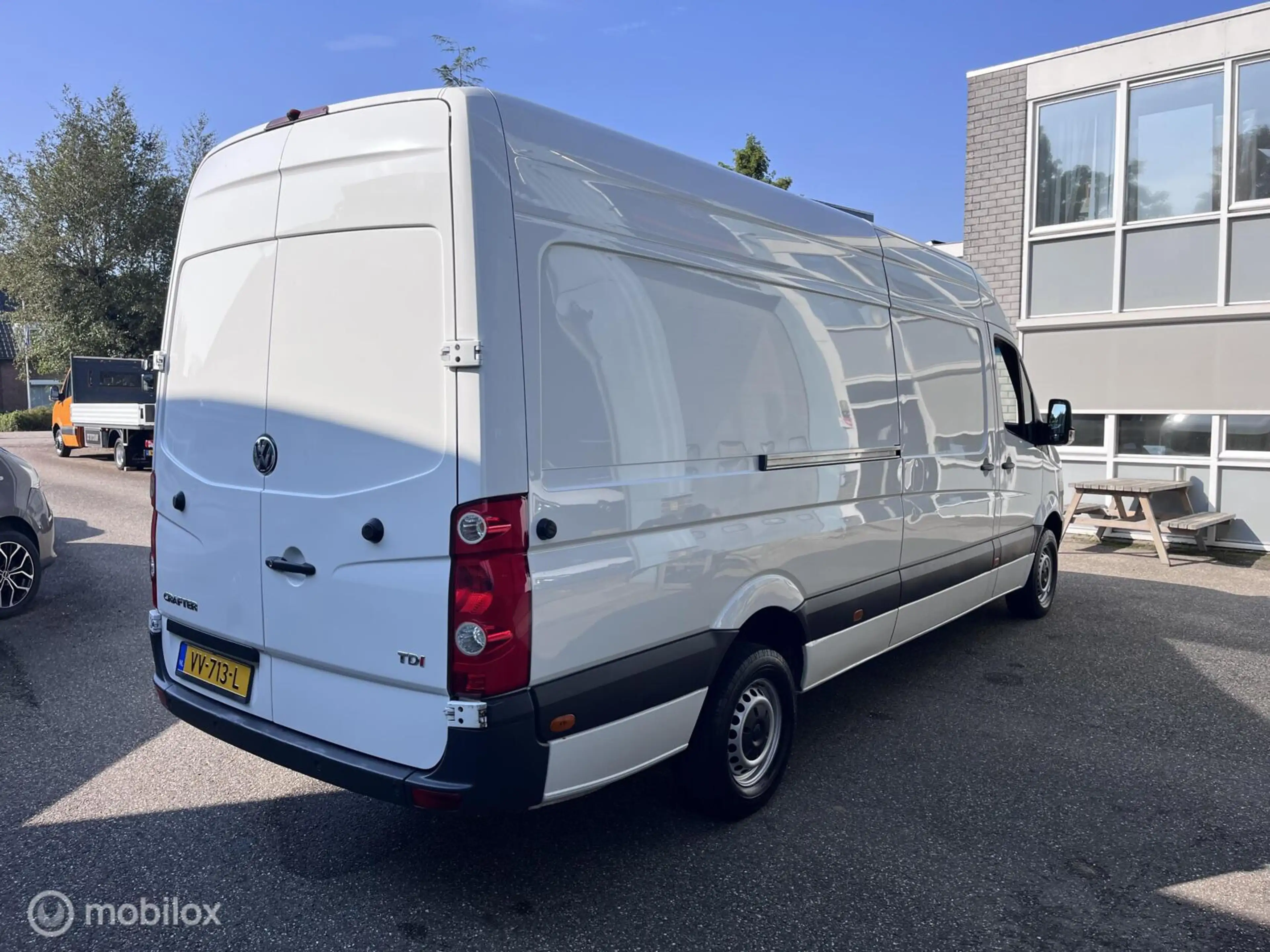 Volkswagen Crafter 35 2.0 TDI Maxi XXL — photo 5
