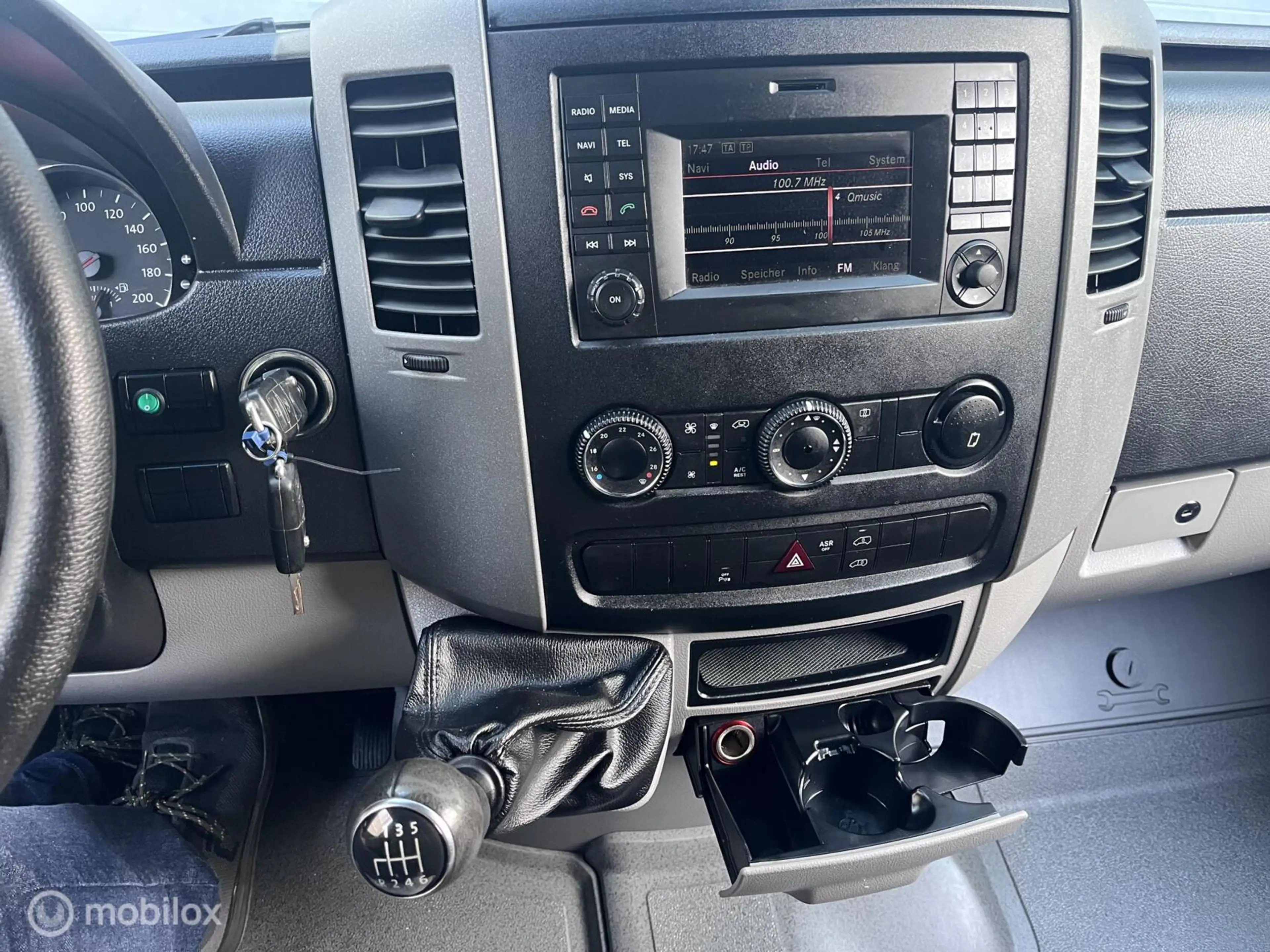 Volkswagen Crafter 35 2.0 TDI Maxi XXL — photo 10