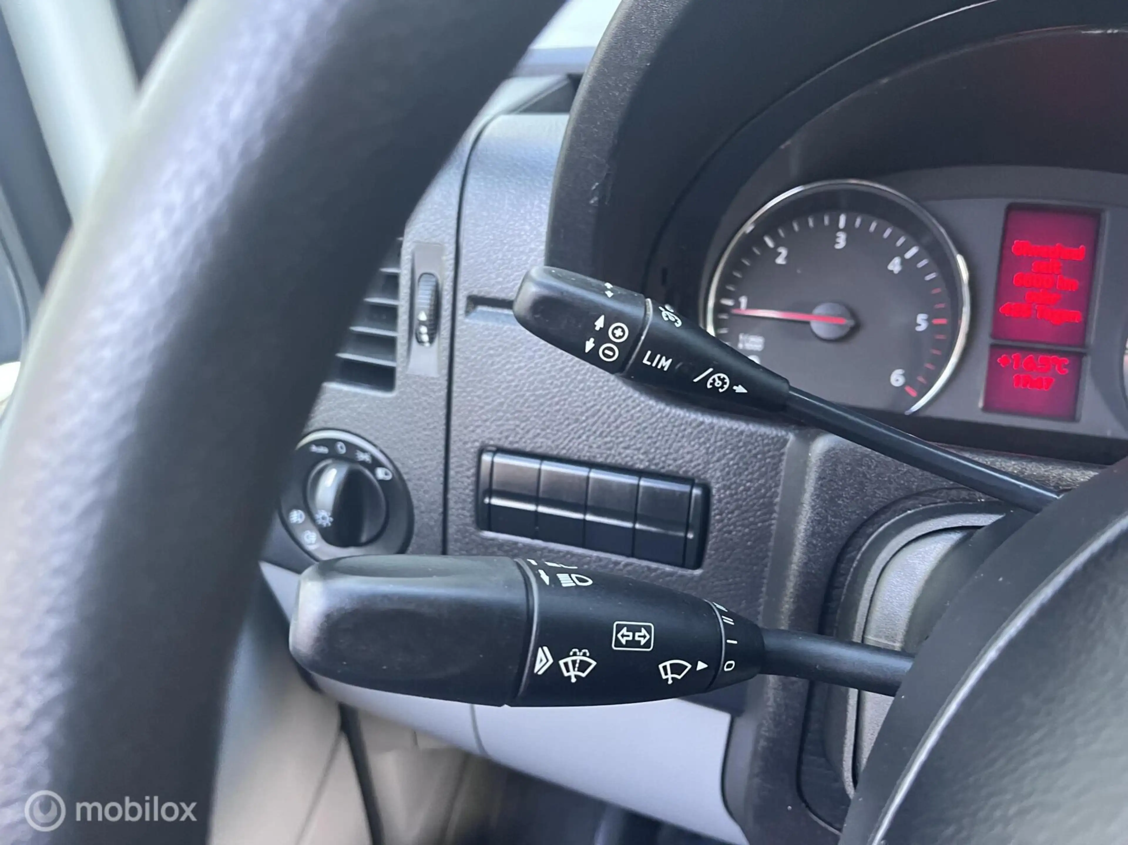 Volkswagen Crafter 35 2.0 TDI Maxi XXL — photo 11