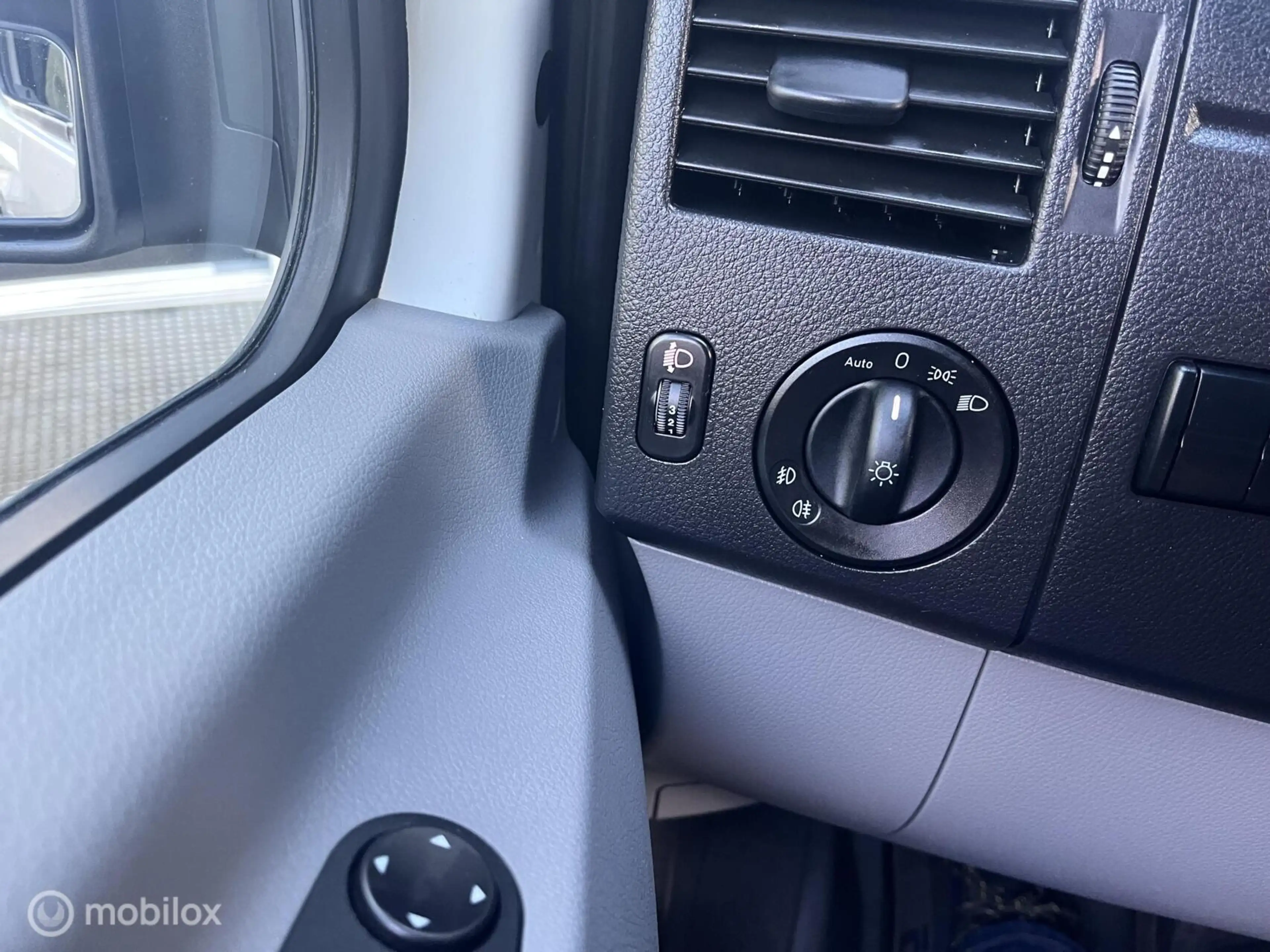 Volkswagen Crafter 35 2.0 TDI Maxi XXL — photo 14