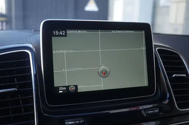 Mercedes-Benz Gle view 19