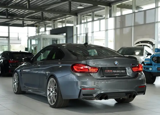 BMW M4 view 10