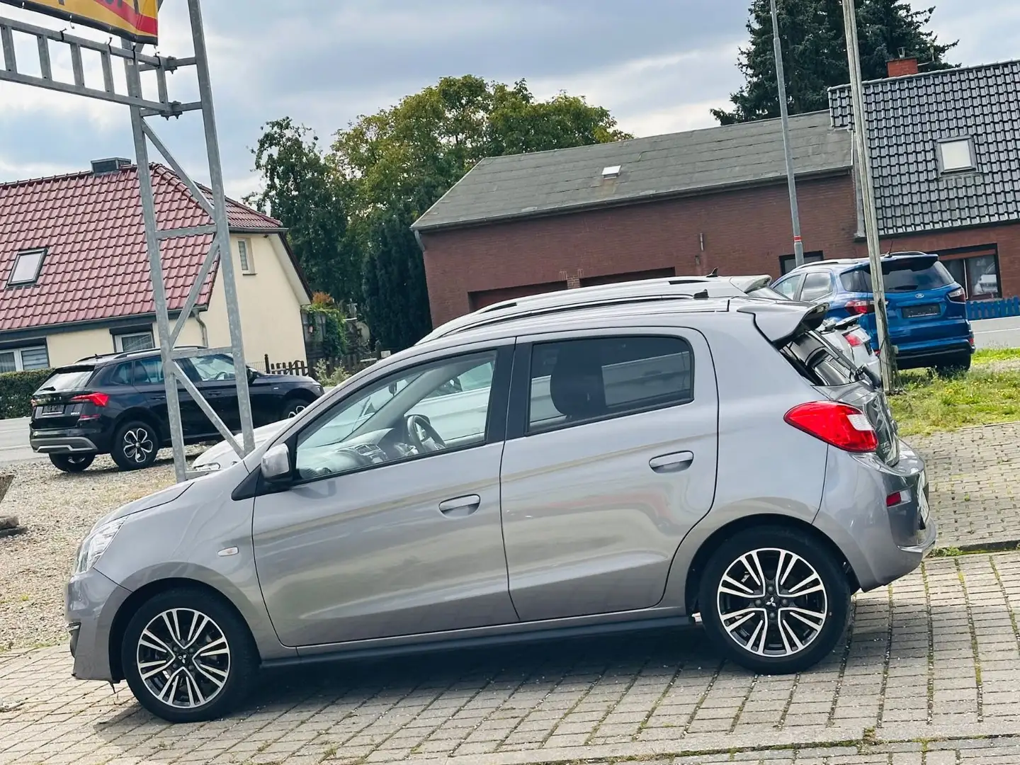 Mitsubishi Space Star Diamant Edition+*AUTOMATIK*NAVI*DAB* Grau - 2