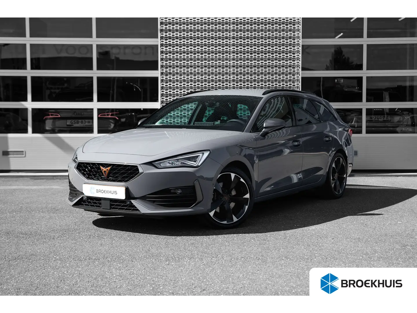 CUPRA Leon Sportstourer 1.4 e-Hybrid 245pk Essential | Camera Grijs - 1