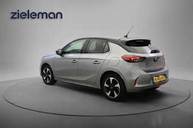 Opel Corsa-E view 4