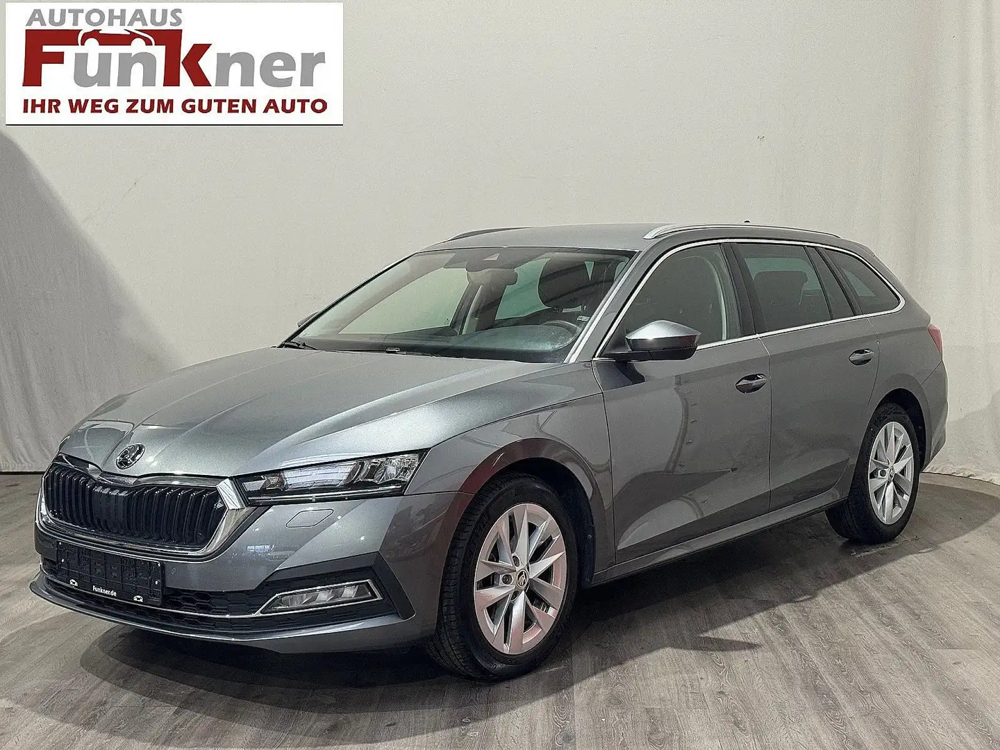 Skoda Octavia Combi 2,0 CLEVER AHK LED DSG 1-HAND Grau - 1