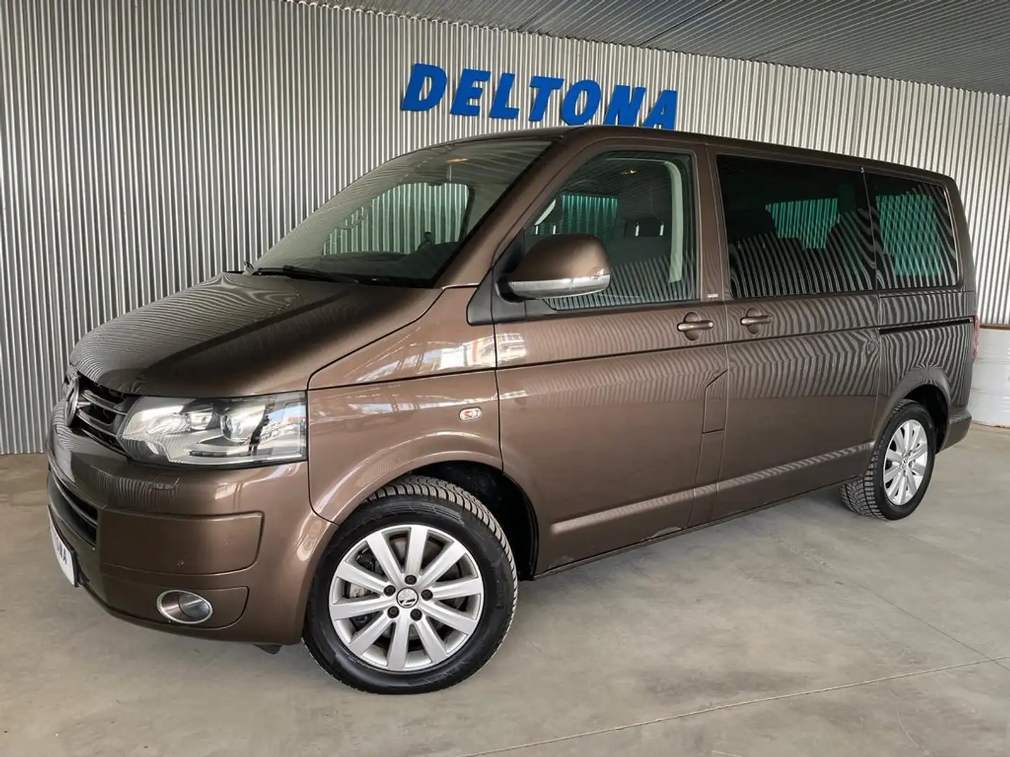 Volkswagen Multivan Mulltivan 2.0Bi-TDI BMT HighlineEd.4M DSG Marrón - 1