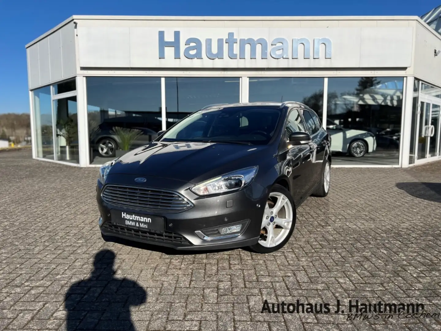 Ford Focus Turnier Titanium 2.0 TDCi +NAVI+RFK+XENON+ Grau - 1