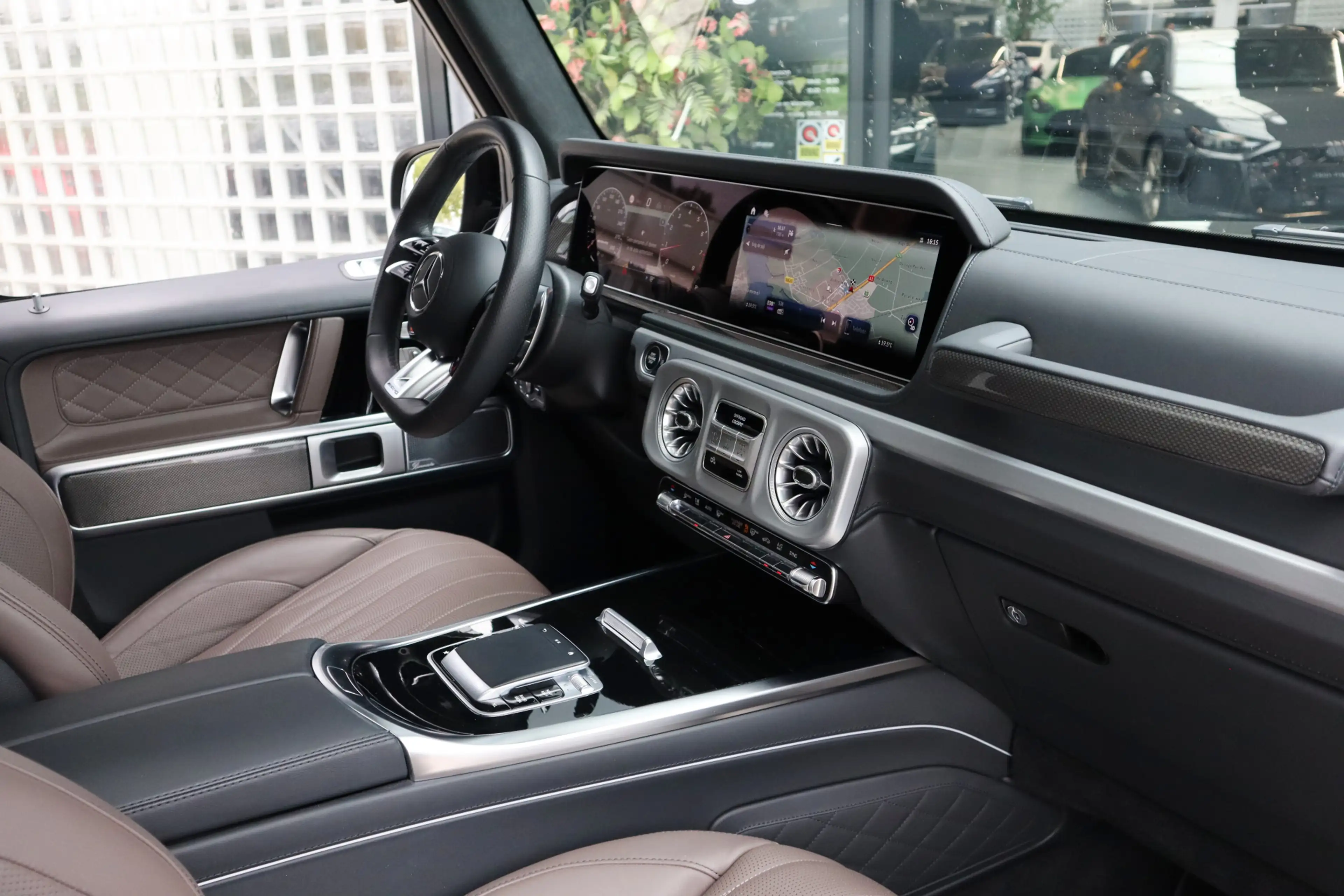 Mercedes-Benz G 63 AMG | Performance-pakket, Manufaktur int., Burmester 3 — photo 13