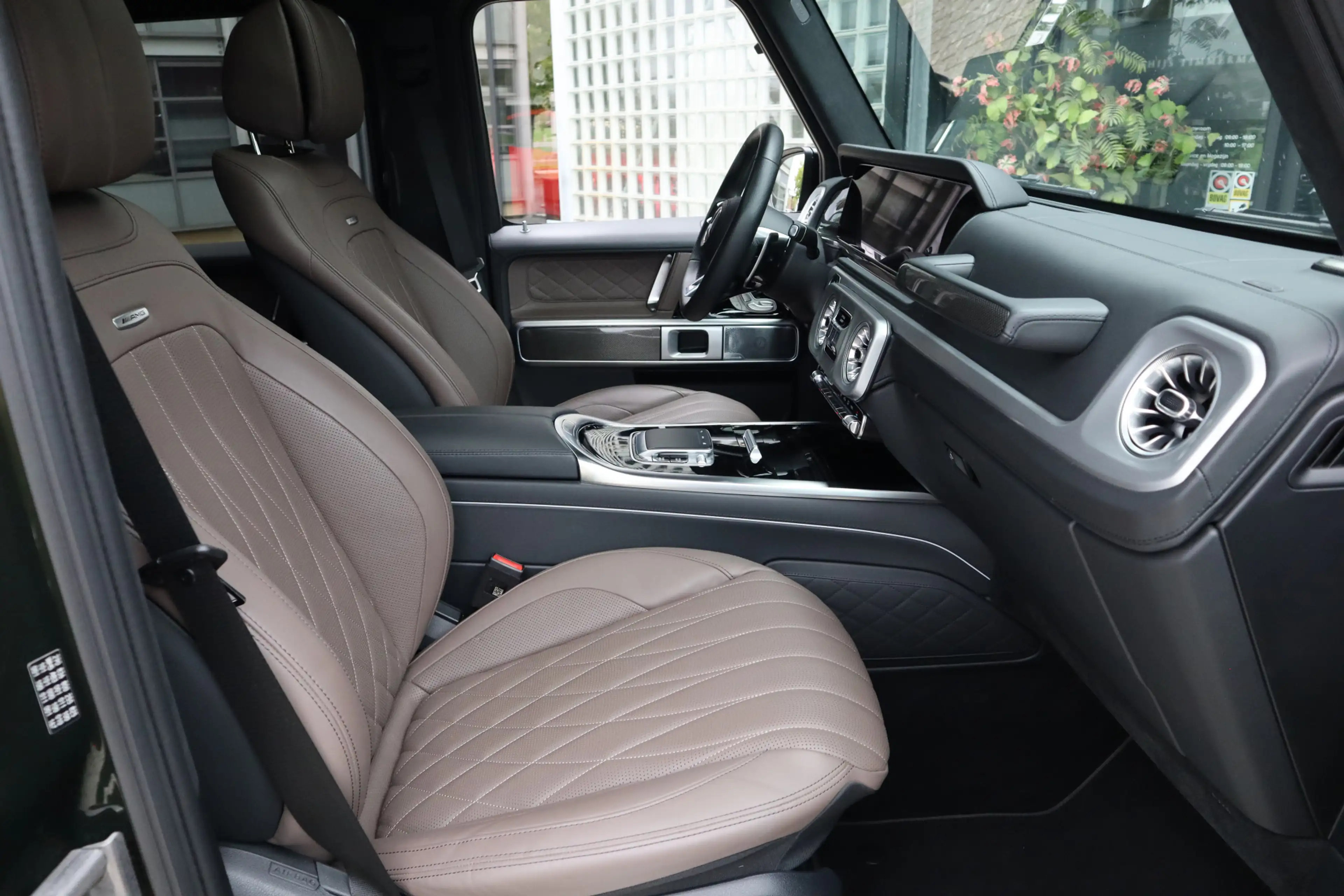 Mercedes-Benz G 63 AMG | Performance-pakket, Manufaktur int., Burmester 3 — photo 12