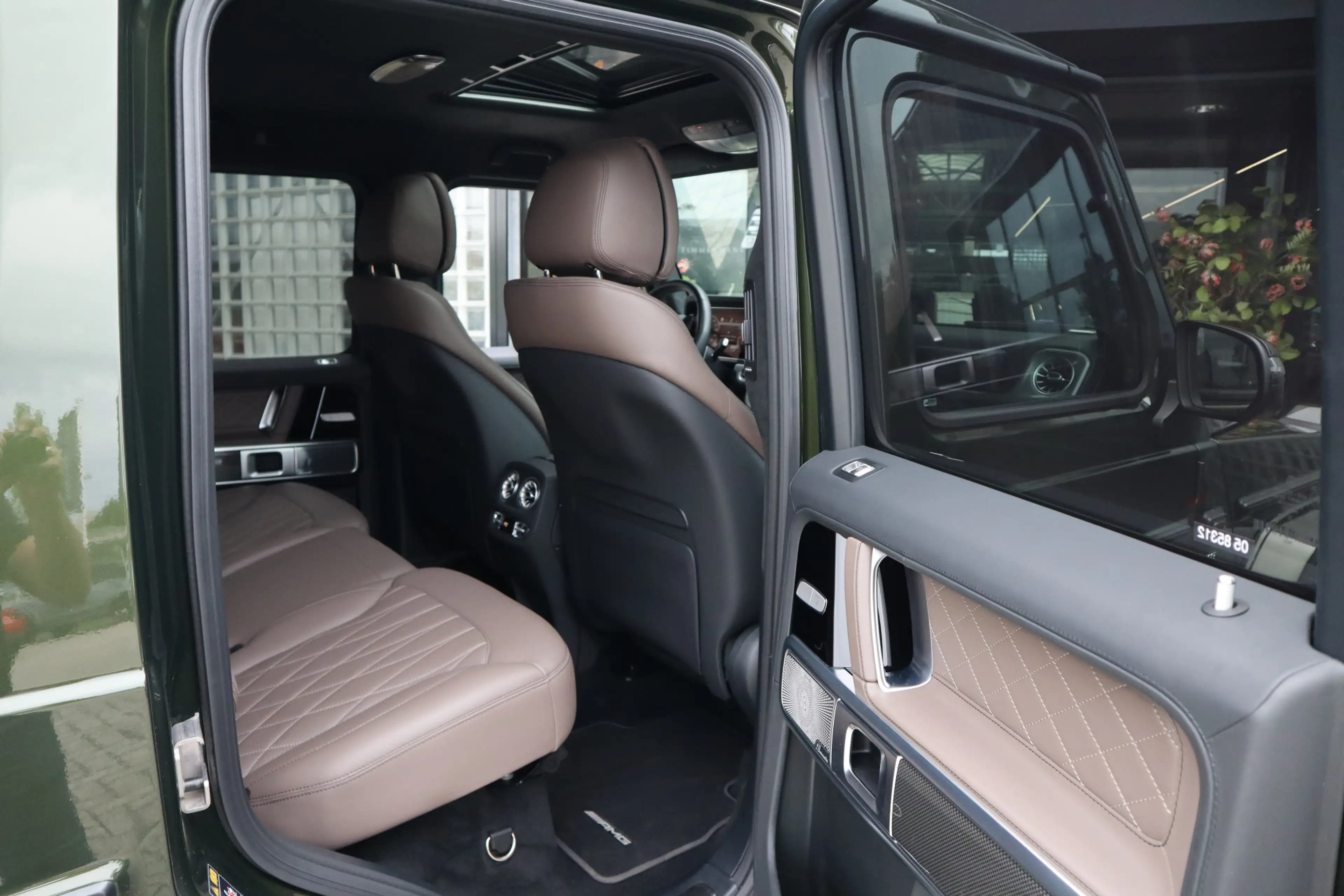 Mercedes-Benz G 63 AMG | Performance-pakket, Manufaktur int., Burmester 3 — photo 15