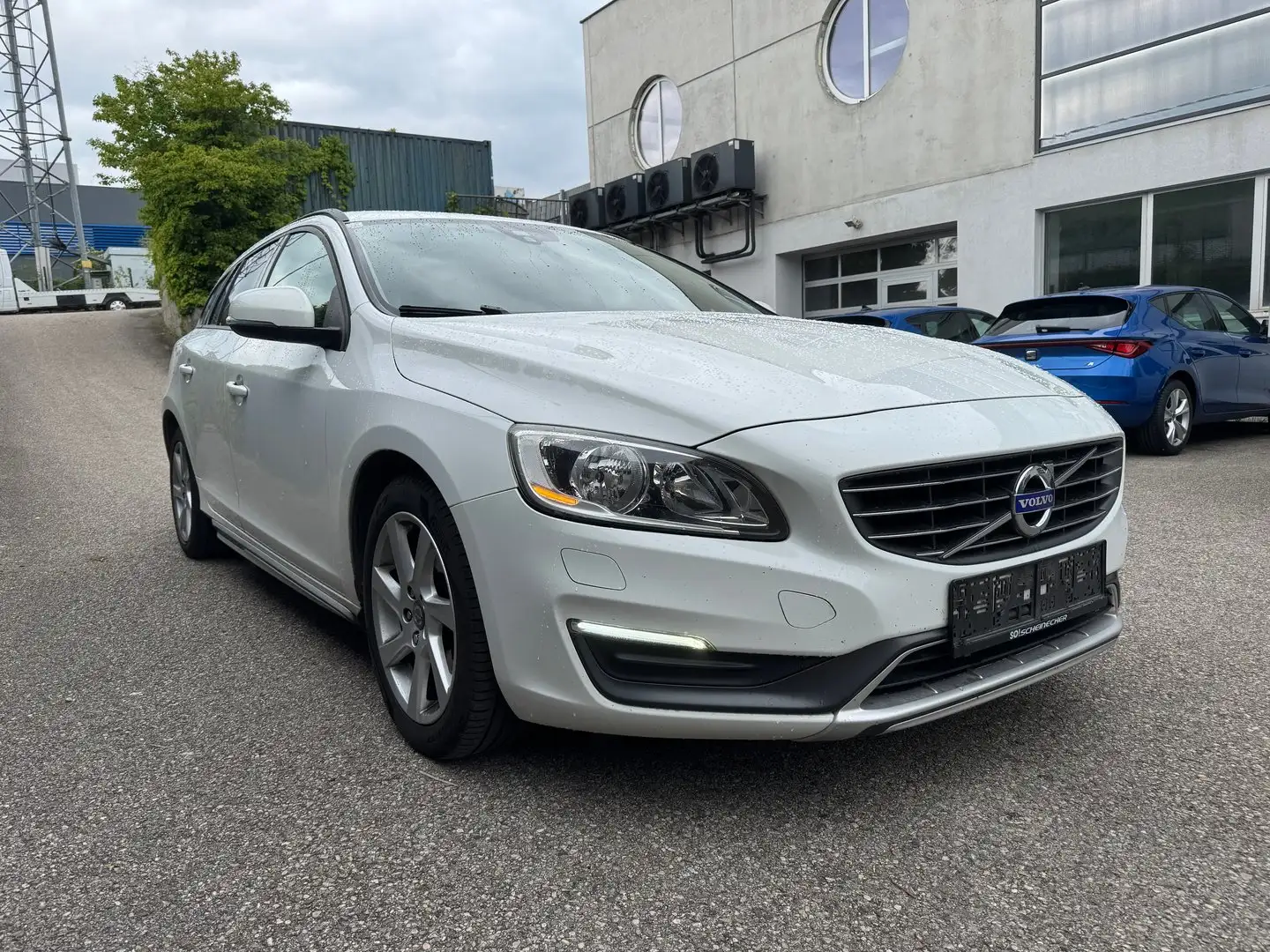 Volvo V60 D2 Kinetic Powershift Blanco - 2