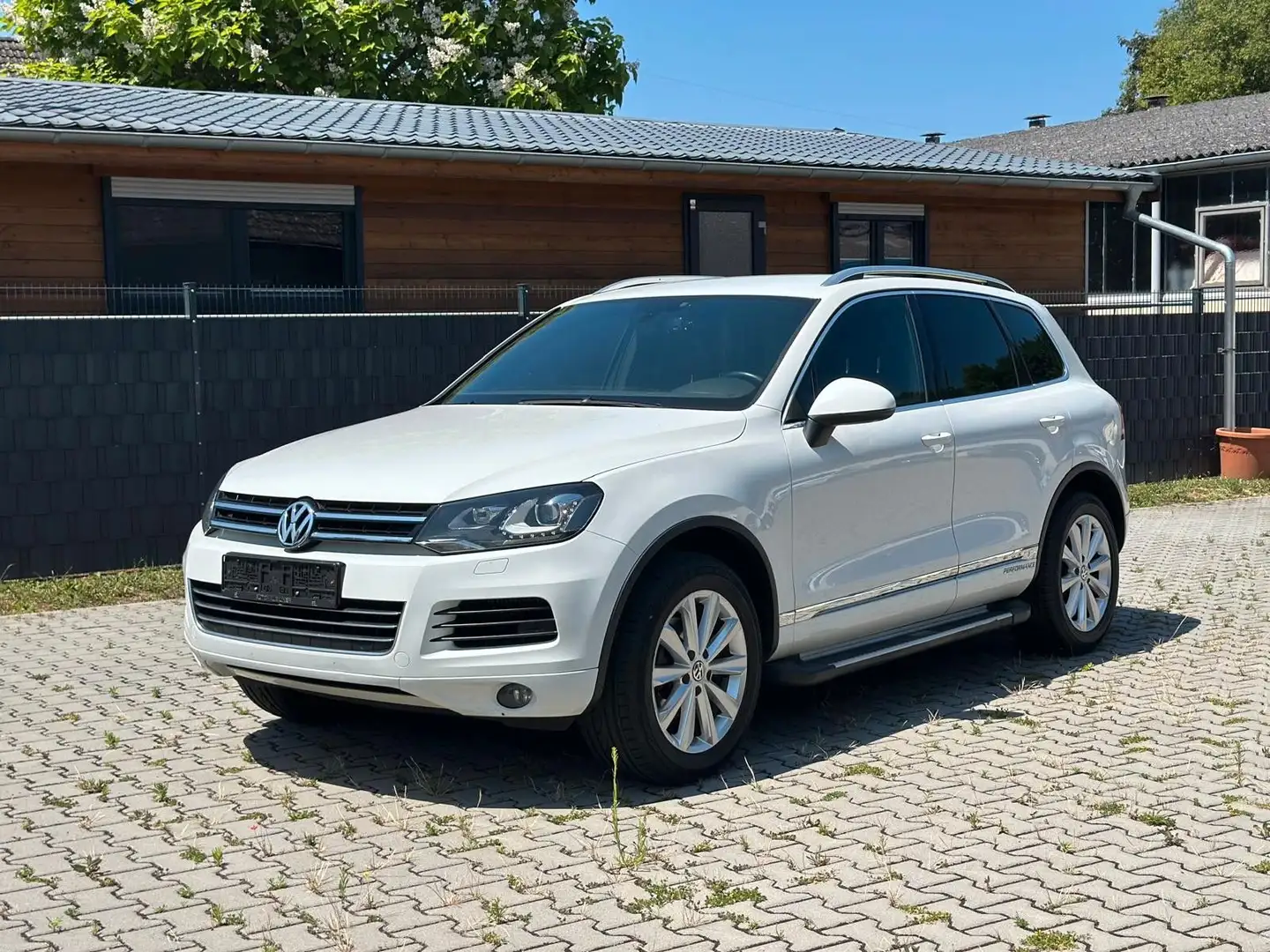 Volkswagen Touareg V6 TDI BMT*NAVI*LEDER*SHZG*AHK Blanc - 1