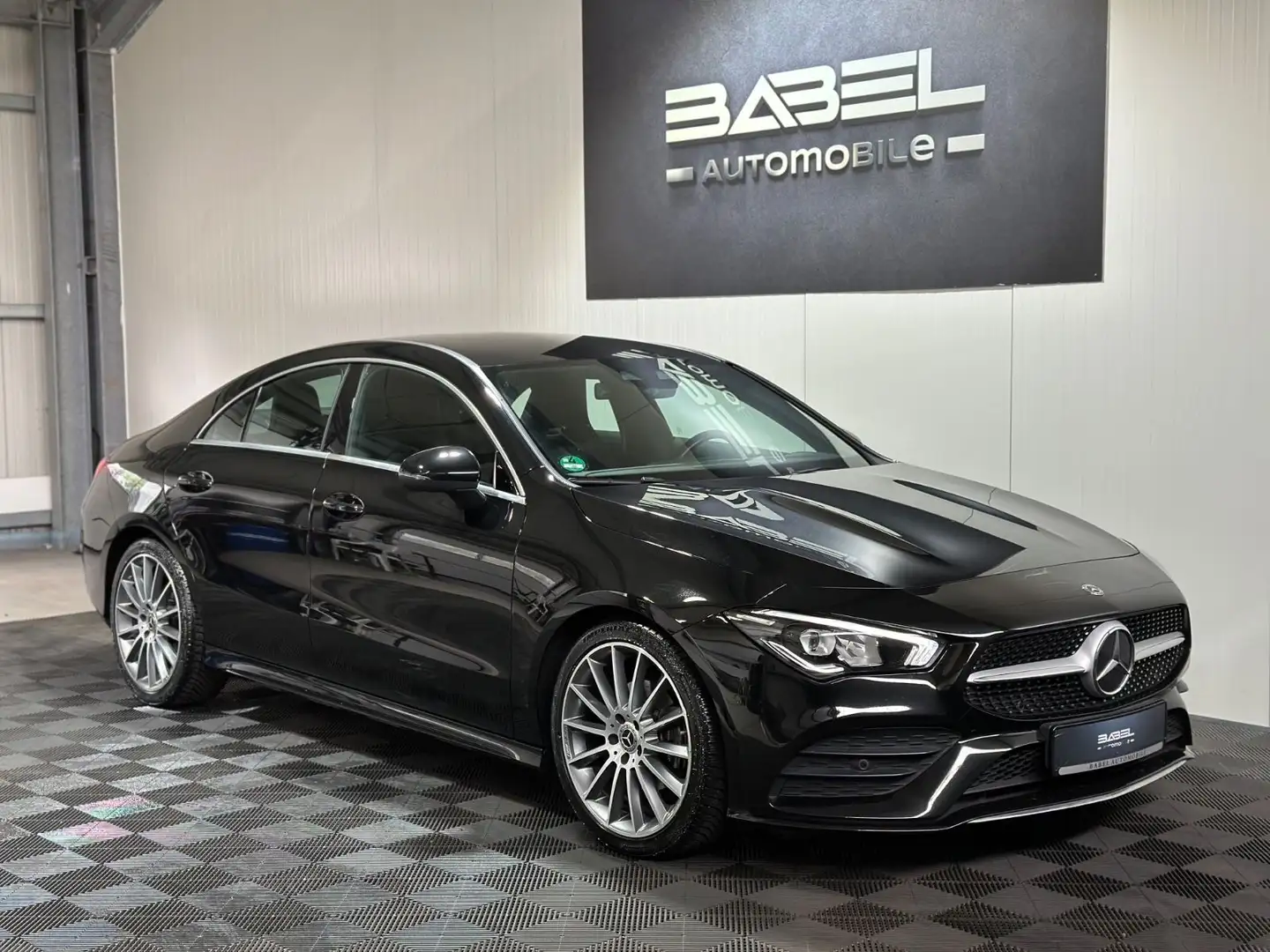 Mercedes-Benz CLA 180 AMG Limousine Kamera Ambiente Digital Schwarz - 2