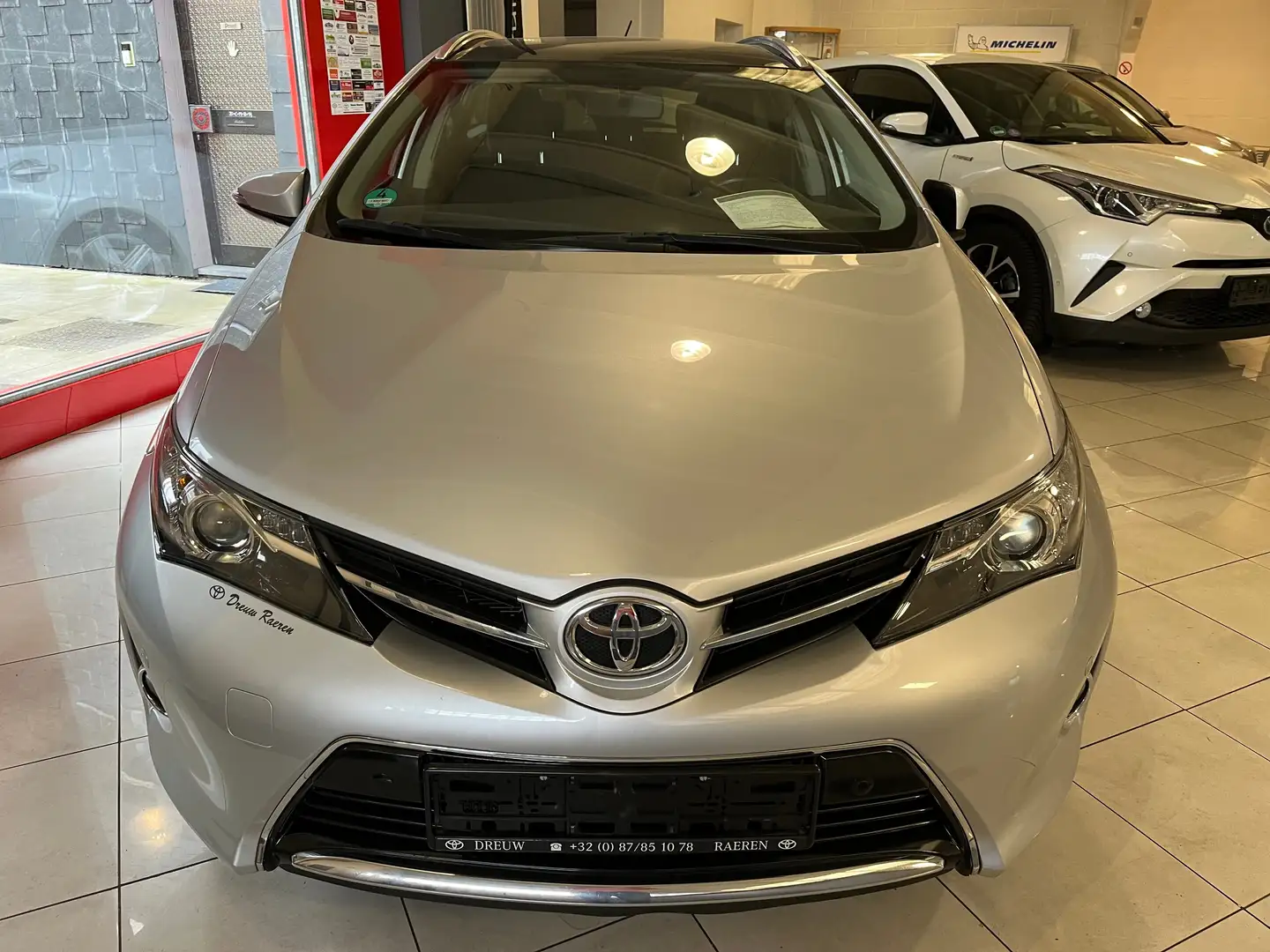 Toyota Auris 1.6i Dynamic Silber - 2
