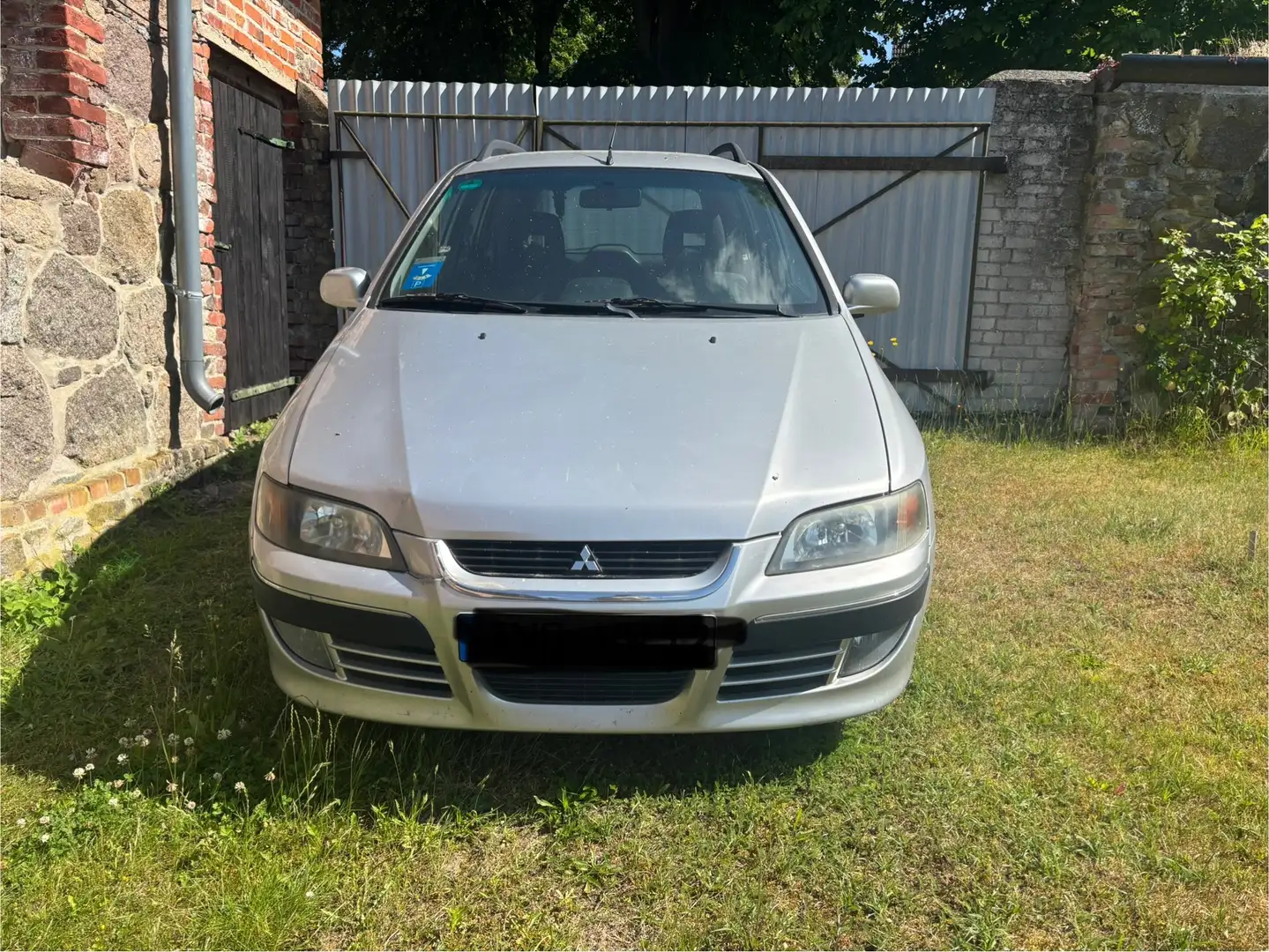 Mitsubishi Space Star Space Star 1.6 Comfort Grau - 1