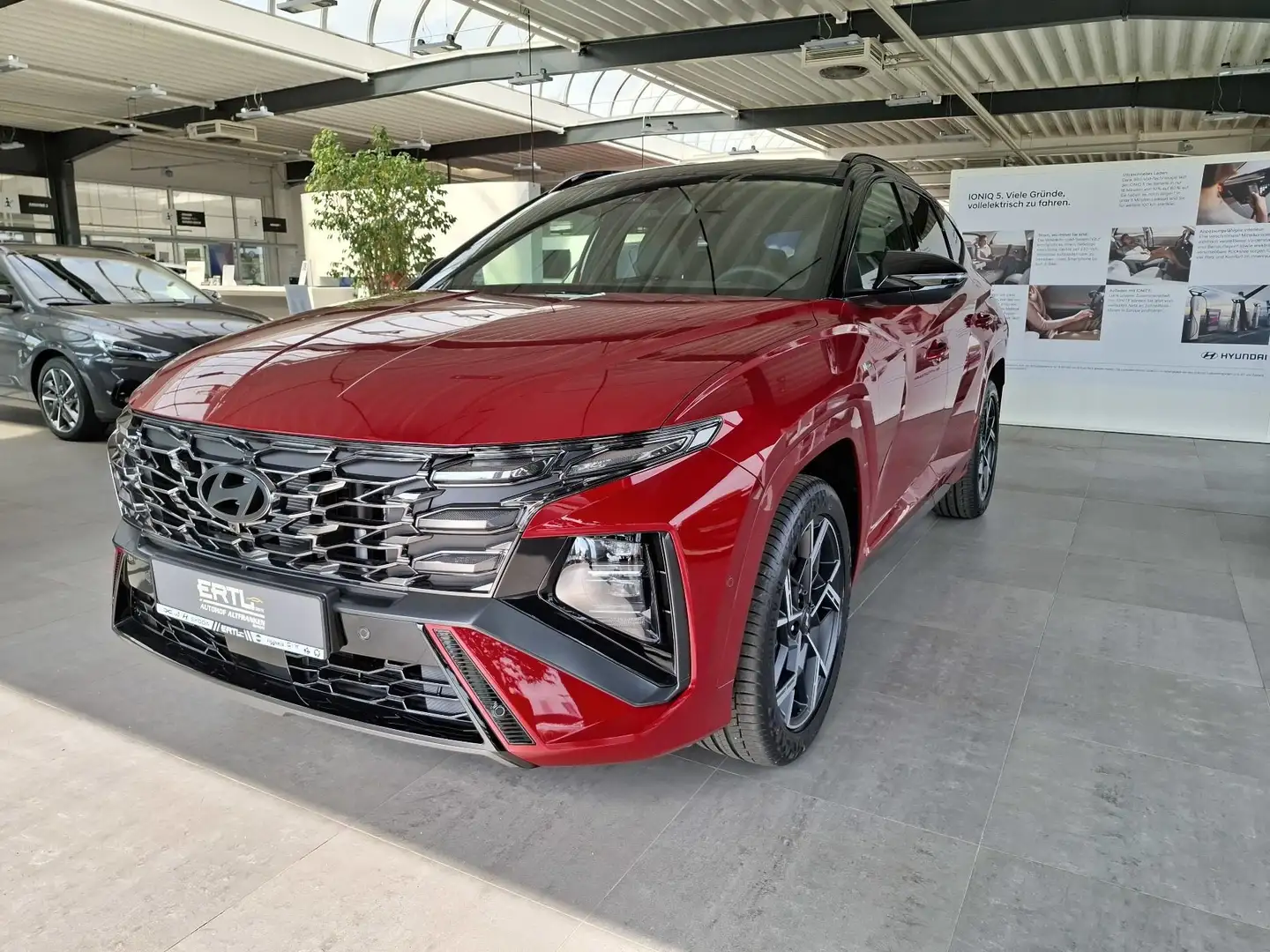 Hyundai TUCSON 1.6 T-GDI (160 PS) 48V 7-DCT 2WD N LINE Schwarz - 2